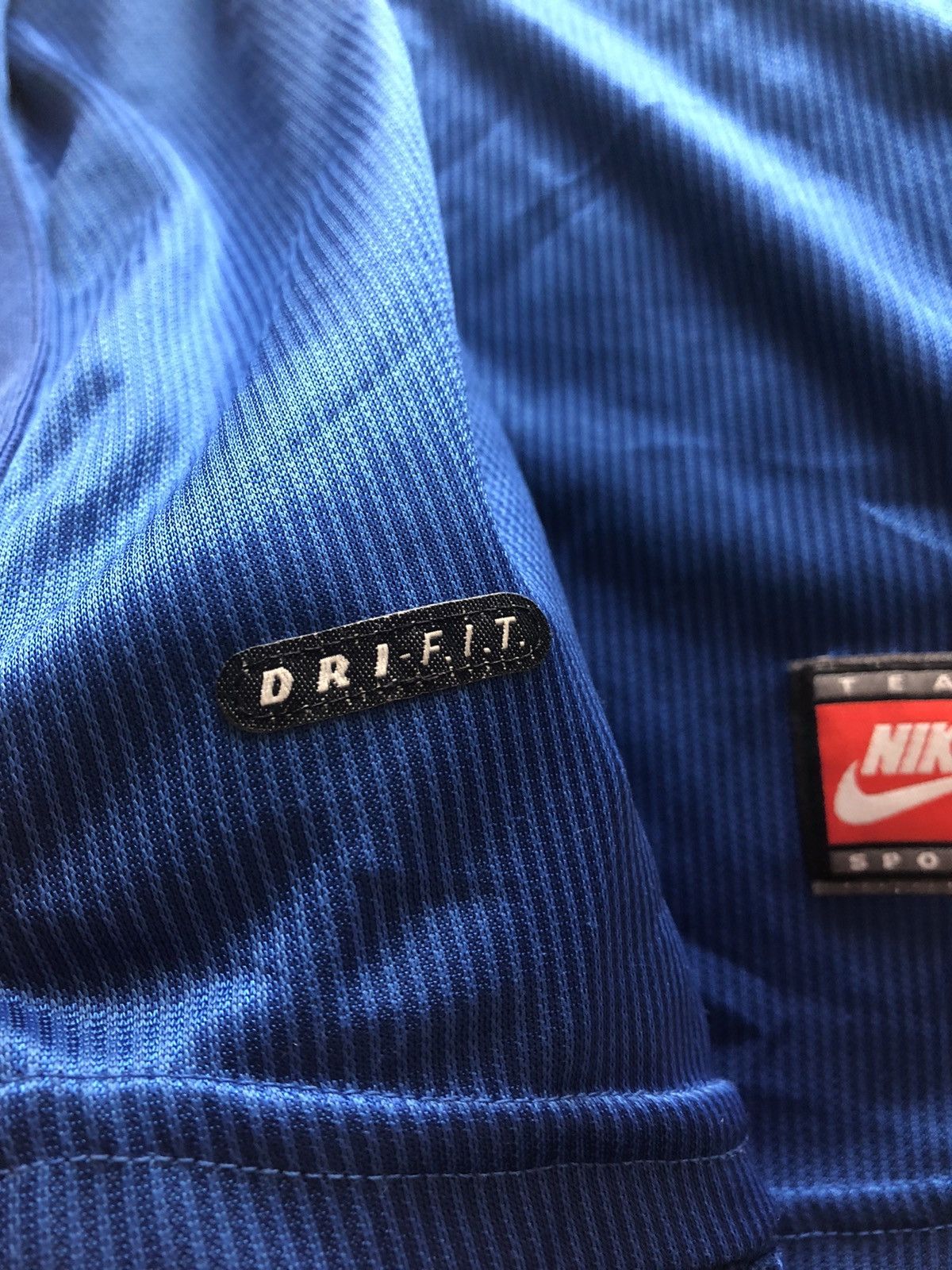 Nike RARE NIKE ITALY FOOTBALL VINTAGE NATIONAL SOCCER JERSEY Size US S / EU 44-46 / 1 - 6 Thumbnail