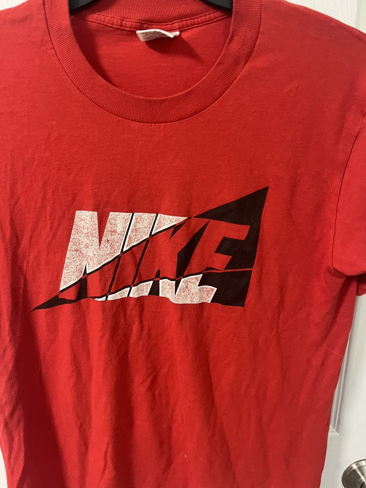 Nike × Vintage Vintage 90s Nike Tee Size US L / EU 52-54 / 3 - 3 Thumbnail