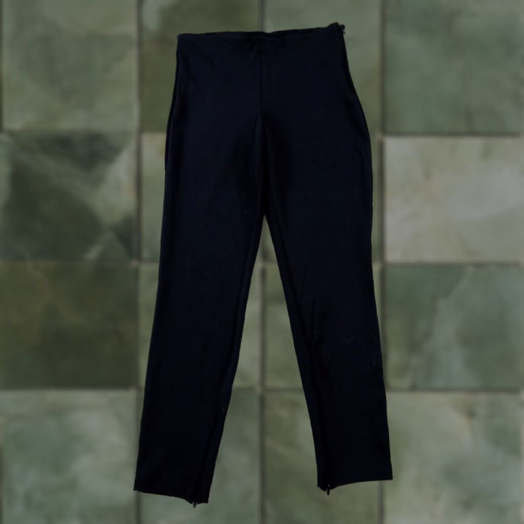 Fabletics Fabletics Womens Pants Medium Black Skinny Leg Athleisure Casual Size 28" / US 6 / IT 42 - 1 Thumbnail
