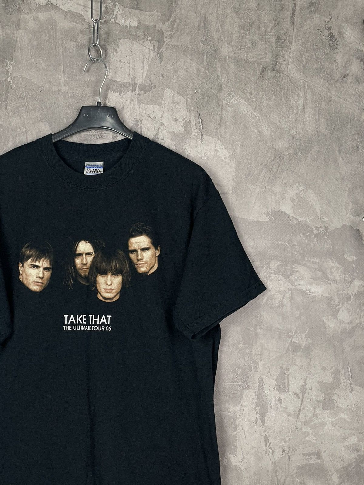 Band Tees Vintage Take That Europe Big Logo Tour 00s Band T Shirt Size US M / EU 48-50 / 2 - 4 Thumbnail