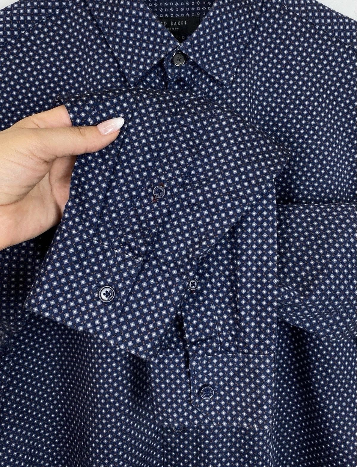 Ted Baker Ted Baker Long Sleeve Shirt Top Logo Buttons White Blue Size US XL / EU 56 / 4 - 4 Thumbnail