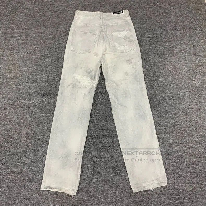 Balenciaga Balenciaga White Distressed Denim Jeans. Size US 26 / EU 42 - 2 Thumbnail