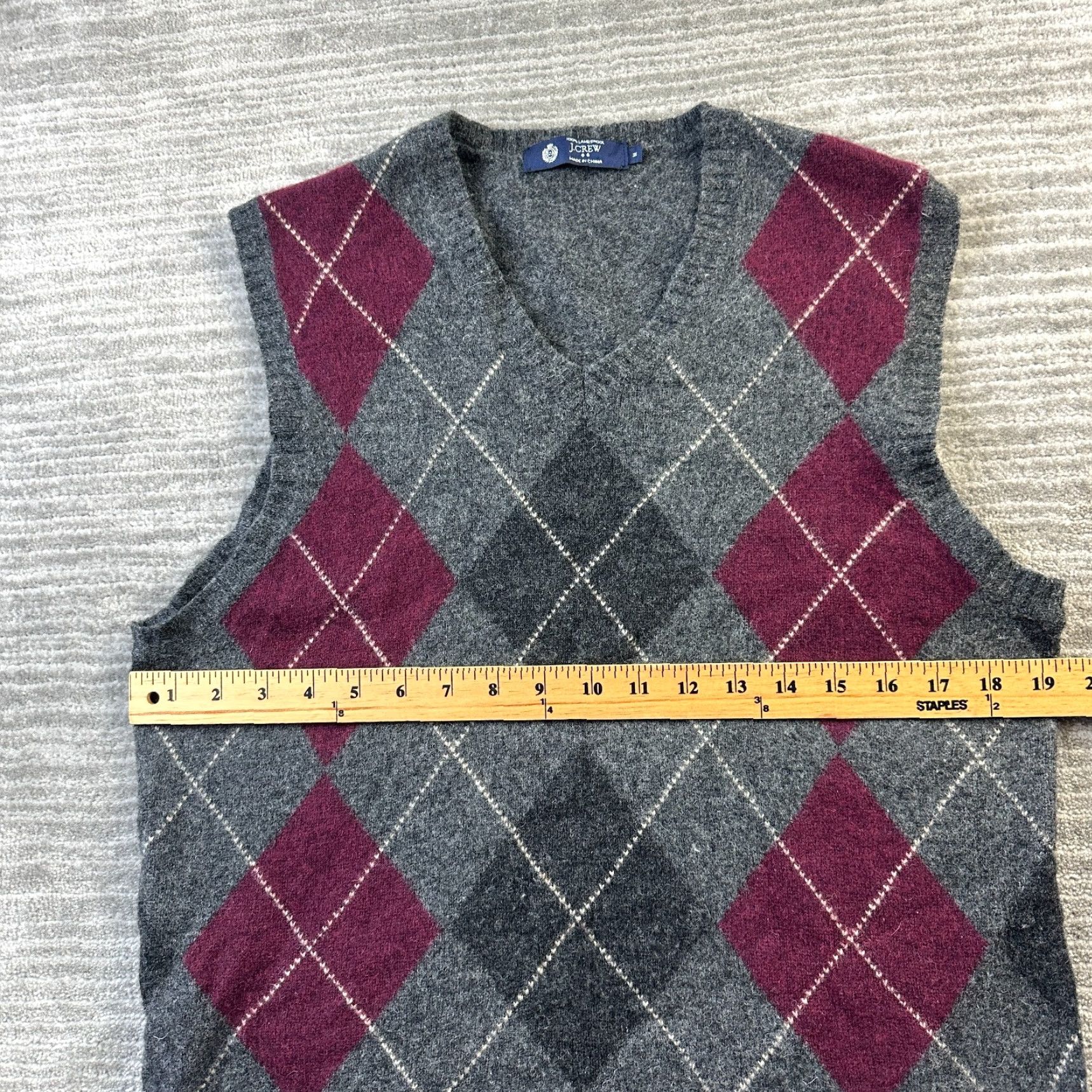 J.Crew VINTAGE J.CREW Vest Mens Medium Gray Knit Lambswool Argyle Preppy Golf Cricket Knit Style All Seasons Pattern Solid 80s 90s Mens Size US M / EU 48-50 / 2 - 8 Thumbnail