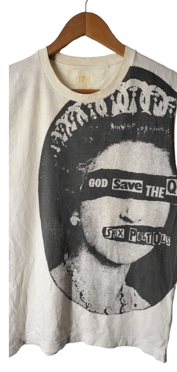 Band Tees BAND SEX PISTOL GOD SAVE THE QUEEN X UNIQLO TEE Size US S / EU 44-46 / 1 - 6 Thumbnail