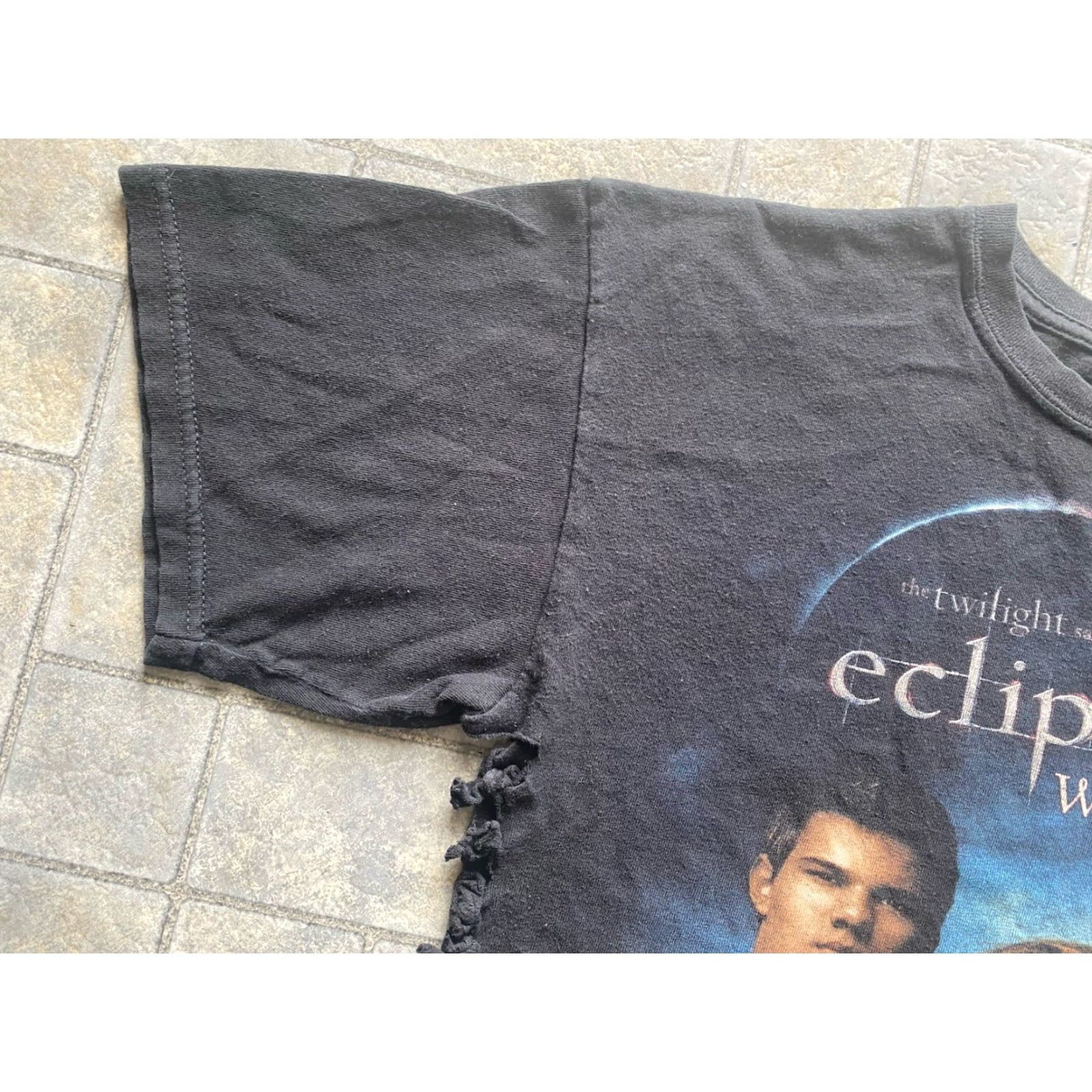 Anvil VINTAGE 2010 Twilight Eclipse World Premiere T Shirt Anvil Large Women’s Cut Tied Sides Black Movie Women L Size L / US 10 / IT 46 - 5 Thumbnail