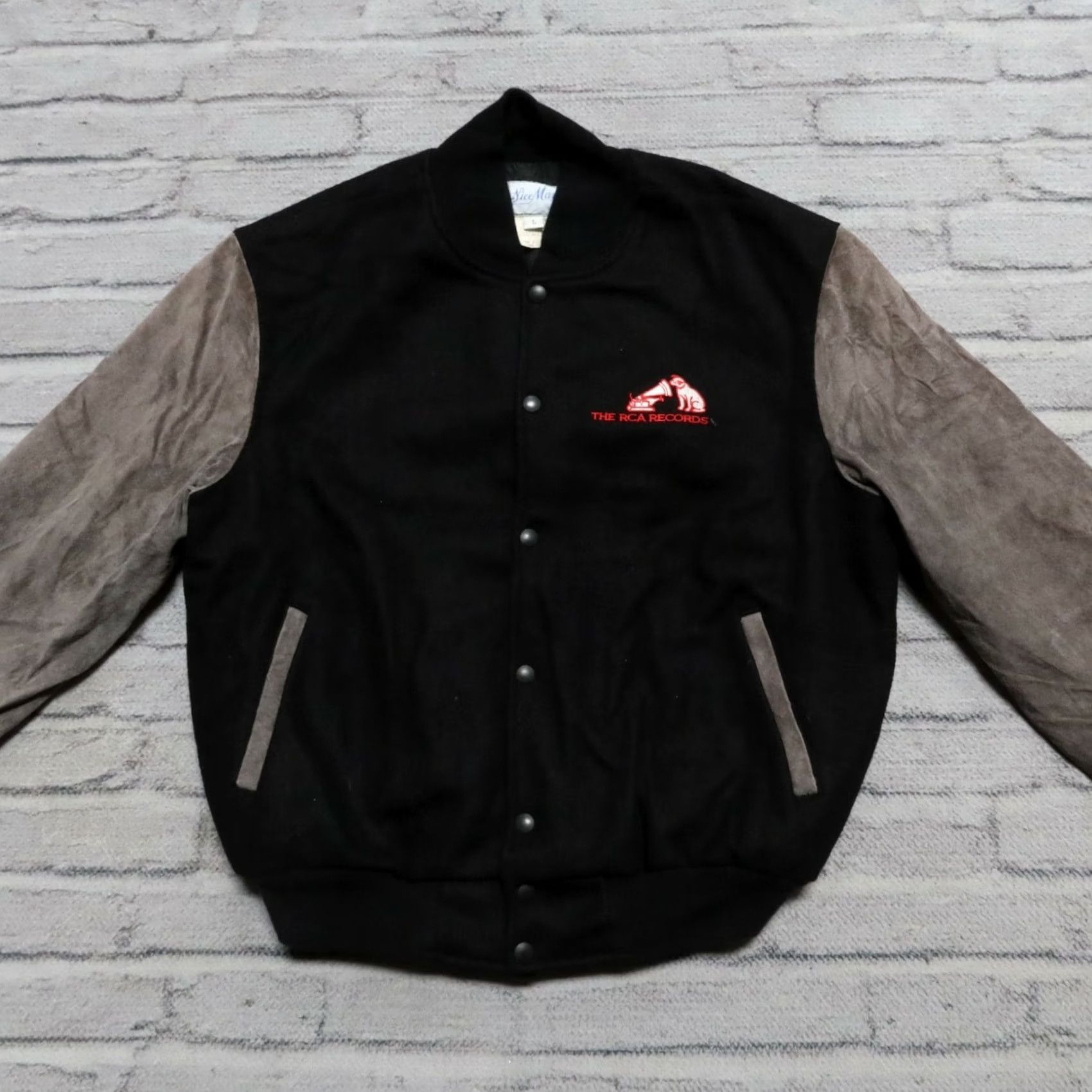 Vintage VINTAGE RCA Records Suede Leather Bomber Jacket Mens L Black Leather Bomber Jacket 24" Chest 24" Length 20" Shoulders 26" Sleeve Size US L / EU 52-54 / 3 - 5 Thumbnail
