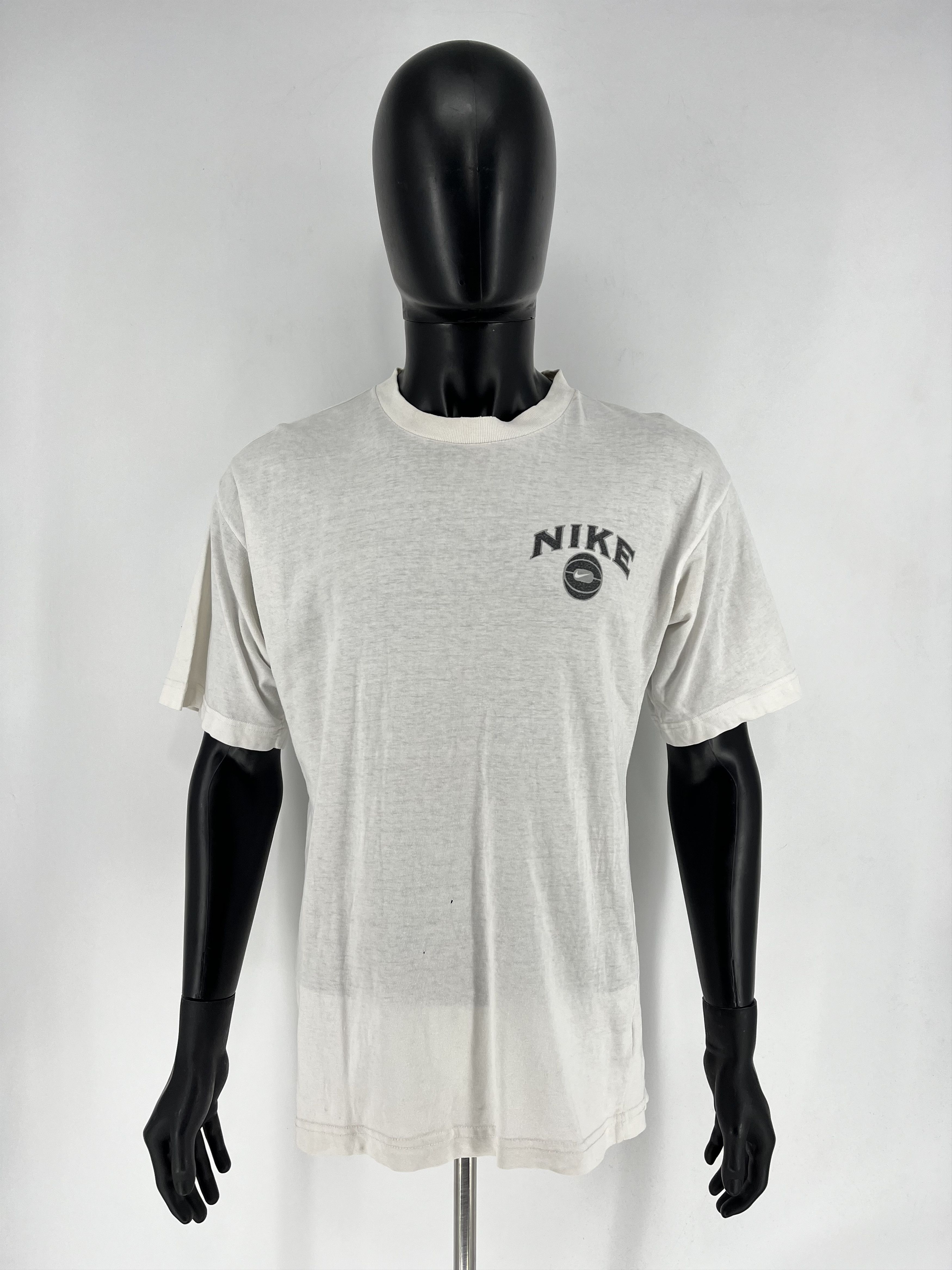 Other Vintage 90s Nike Basketball T-Shirt Big Swoosh Logo Y2K Size US L / EU 52-54 / 3 - 2 Thumbnail