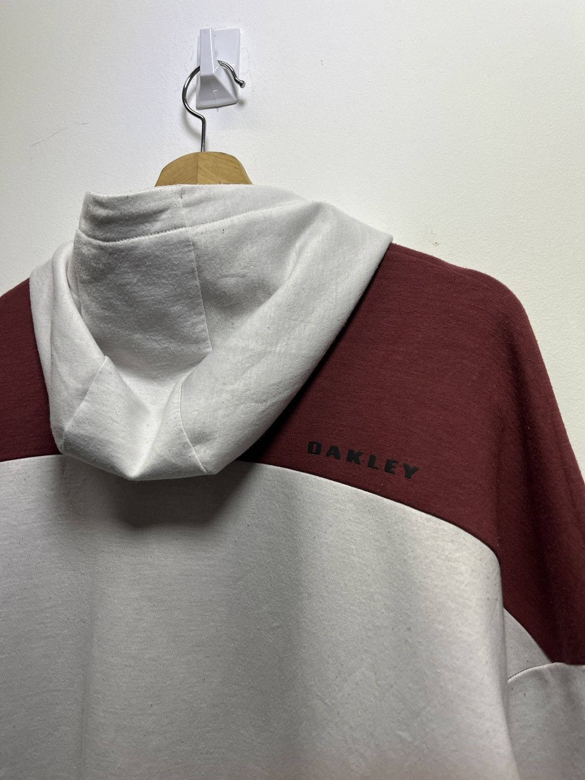 Oakley Vintage Oakley Hoodie Size US L / EU 52-54 / 3 - 7 Thumbnail