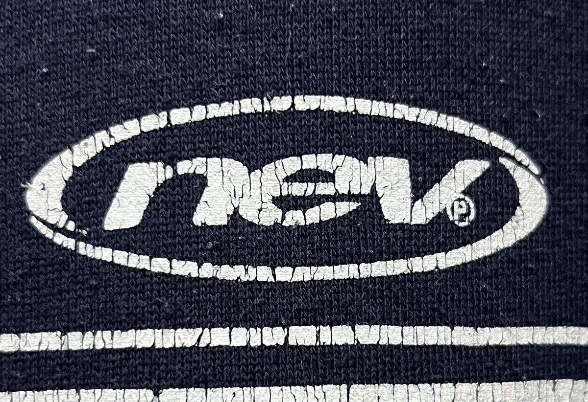 Vintage VINTAGE NEV FUTURE SHAPES SWEATSHIRT Size US L / EU 52-54 / 3 - 3 Thumbnail