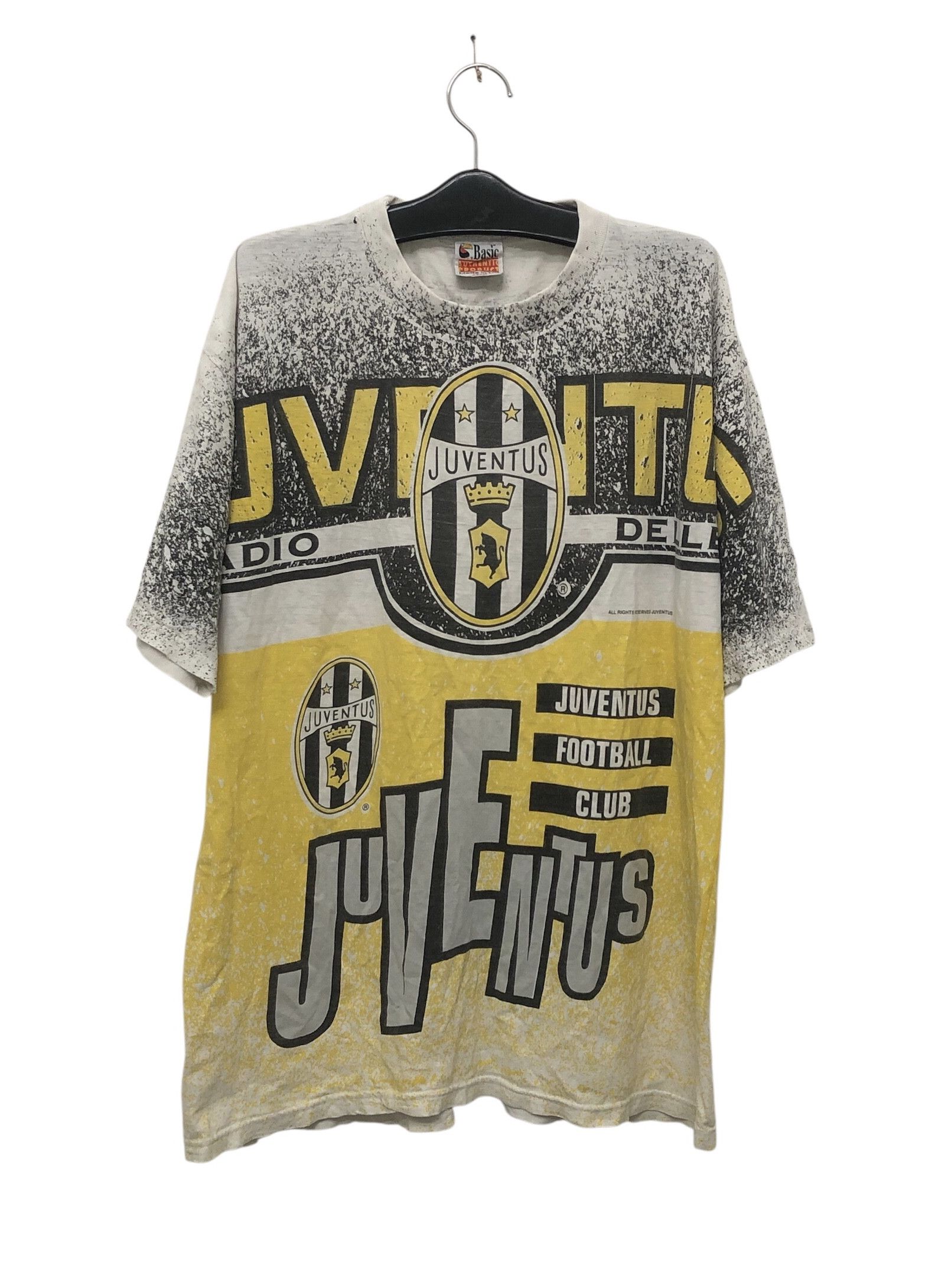 Vintage Vintage Rare Worn 90s Juventus Fullprint T-shirts Size US XL / EU 56 / 4 - 1 Thumbnail