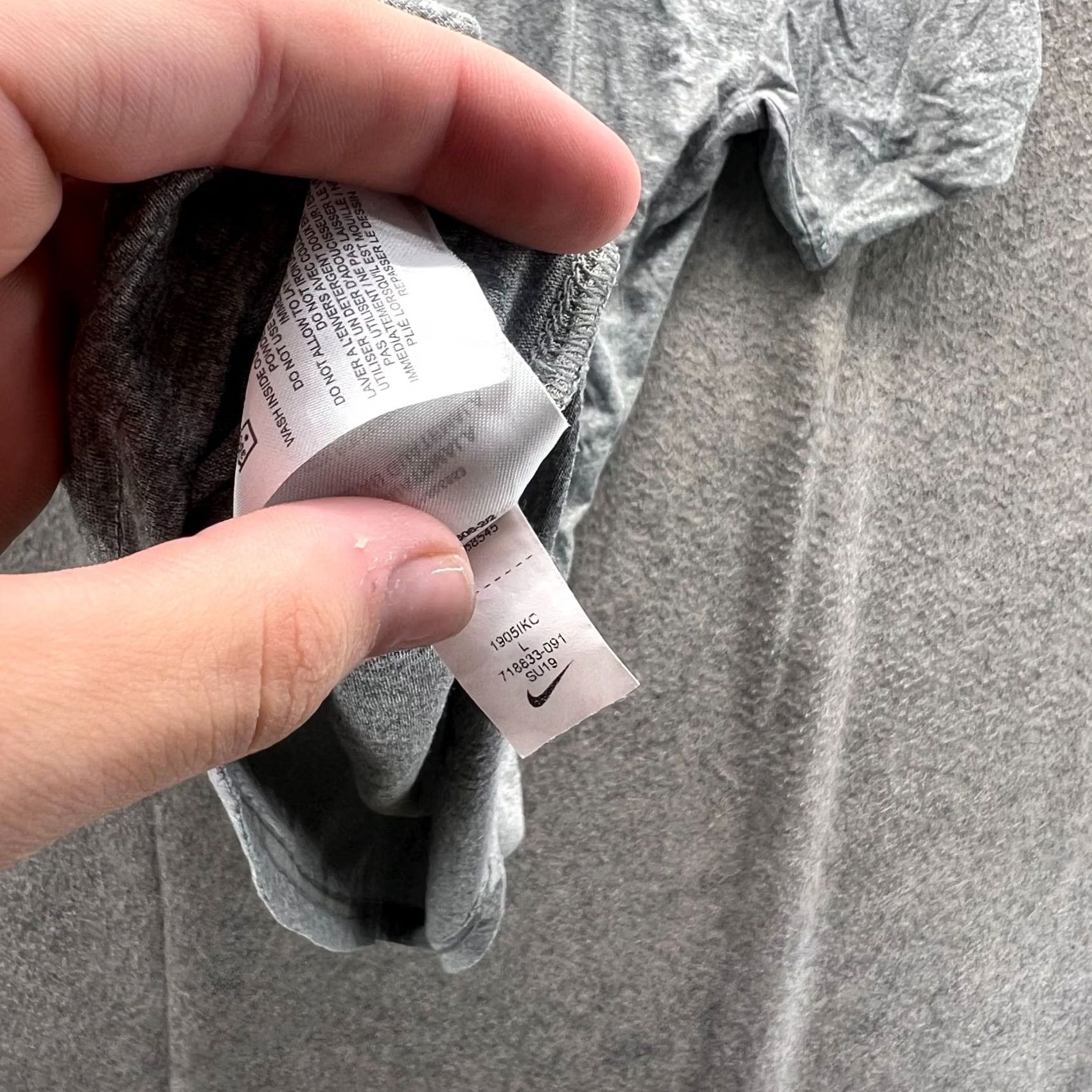 Nike Nike Shirt Mens Large Gray Dri Fit Athletic Jersey Soccer Dri Fit Gym Crewneck Size US L / EU 52-54 / 3 - 7 Thumbnail