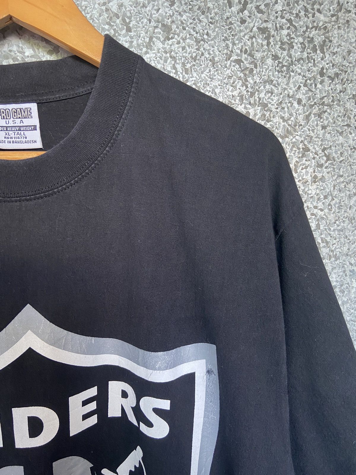 NFL 🔥 Vintage Oakland Riders t shirt big logo Size US XL / EU 56 / 4 - 4 Thumbnail