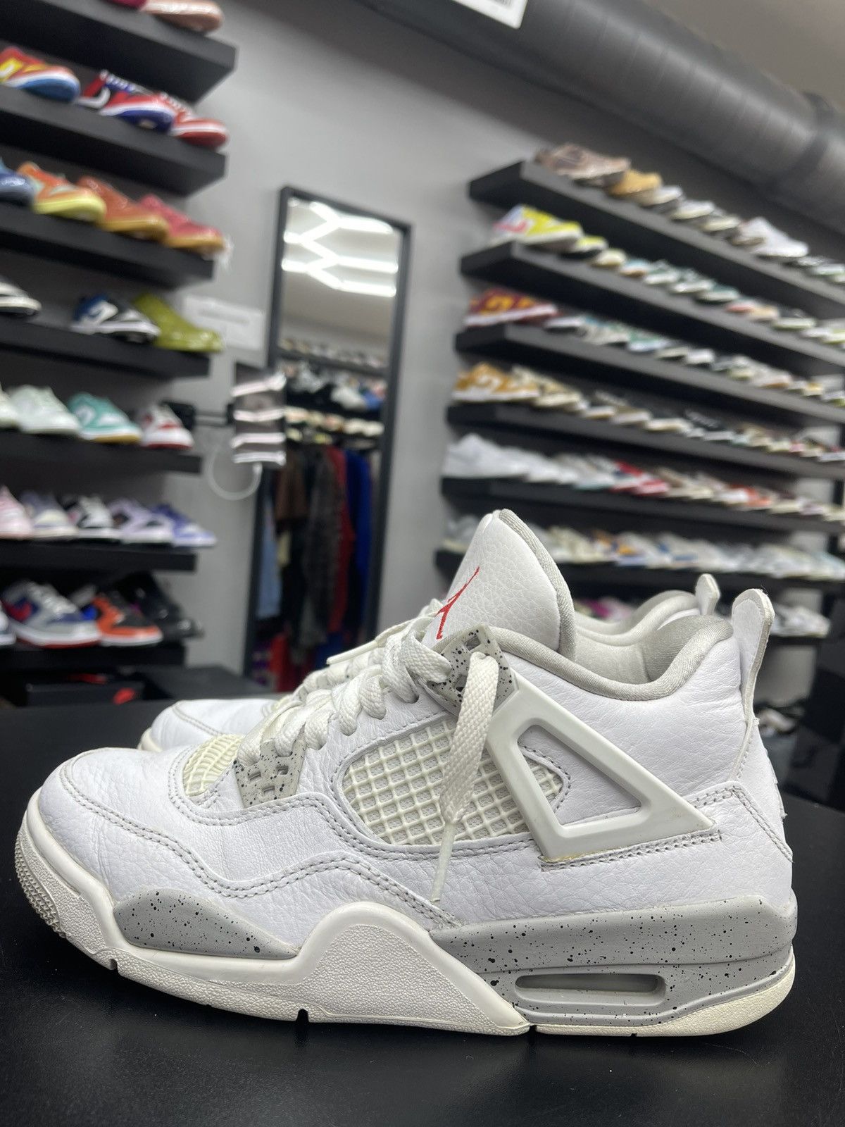 Jordan Brand Size 6y - Jordan 4 Retro Oreo White Size US 6 / EU 39 - 1 Thumbnail