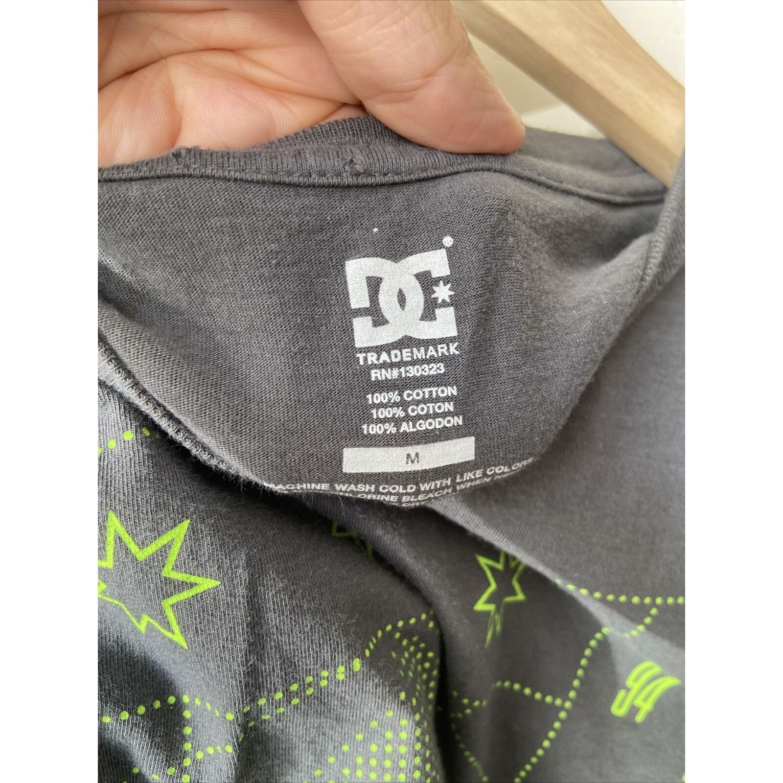 DC DC LOGO GRAPHIC PRINT MODERN Gray T-SHIRT SIZE MEDIUM Size US M / EU 48-50 / 2 - 3 Thumbnail