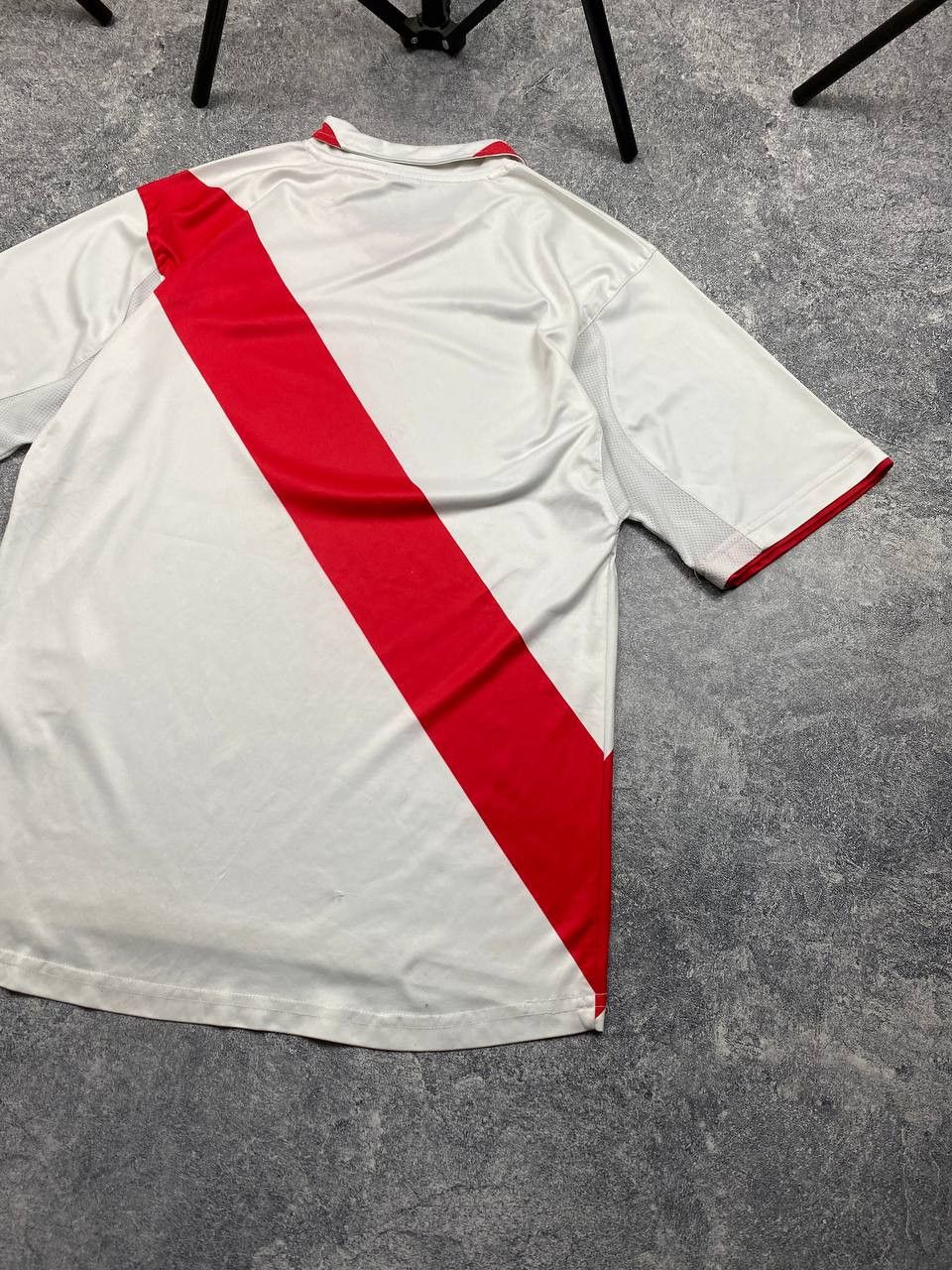 Vintage Vintage Peru Home Football Shirt 2004-2006 Walon Jersey Size US L / EU 52-54 / 3 - 4 Thumbnail