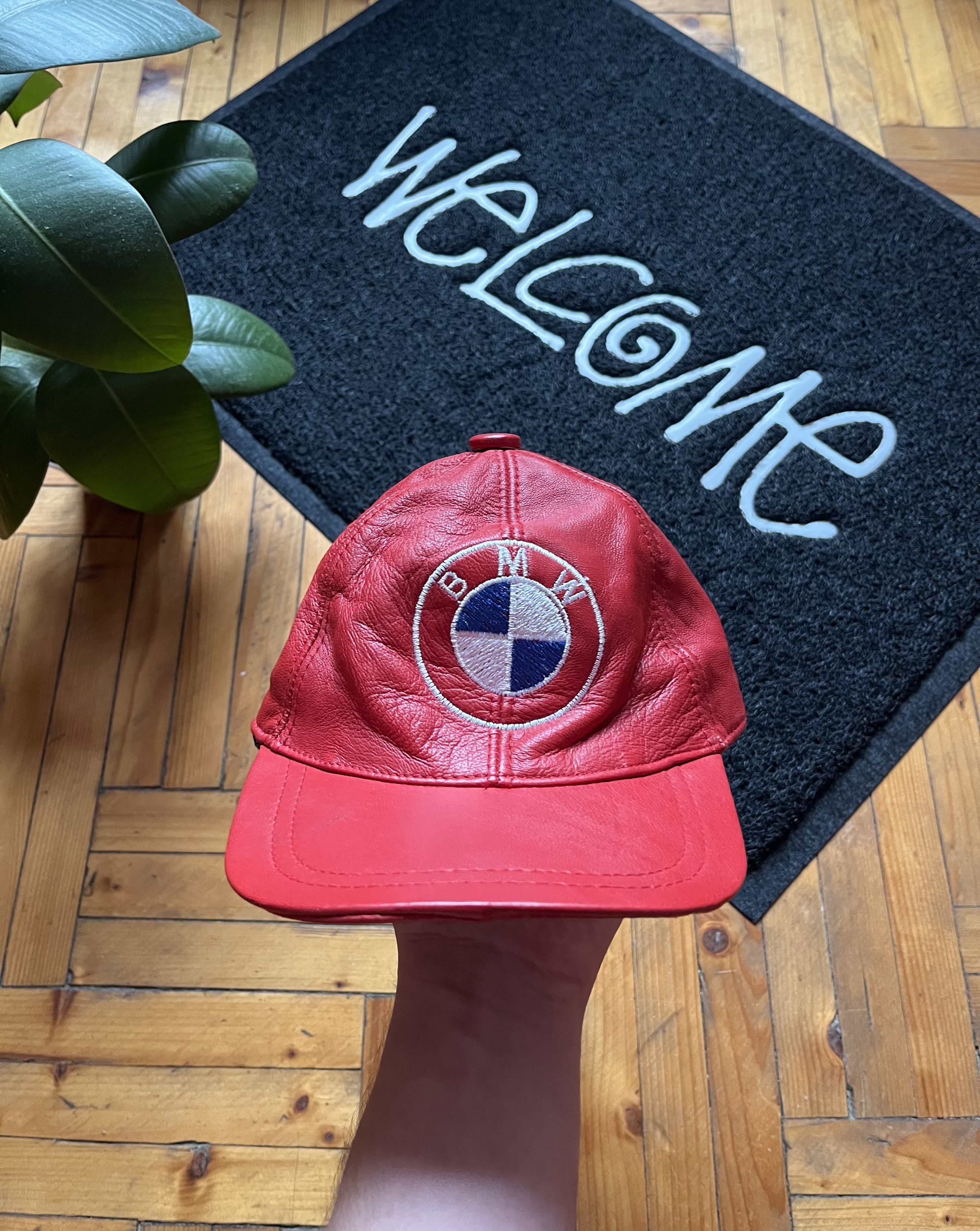 BMW Vintage BMW F1 Ferrari Red Nascar Racing 5 Panel Leather Cap Size ONE SIZE - 1 Thumbnail