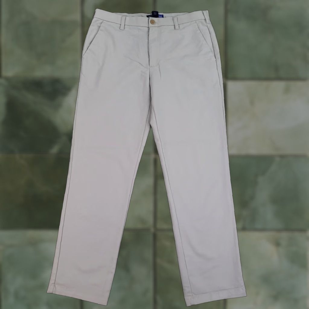Izod IZOD Men's Beige Chino Straight Leg Pants 33x32 Stretch Casual Preppy Style Size US 33 - 1 Thumbnail