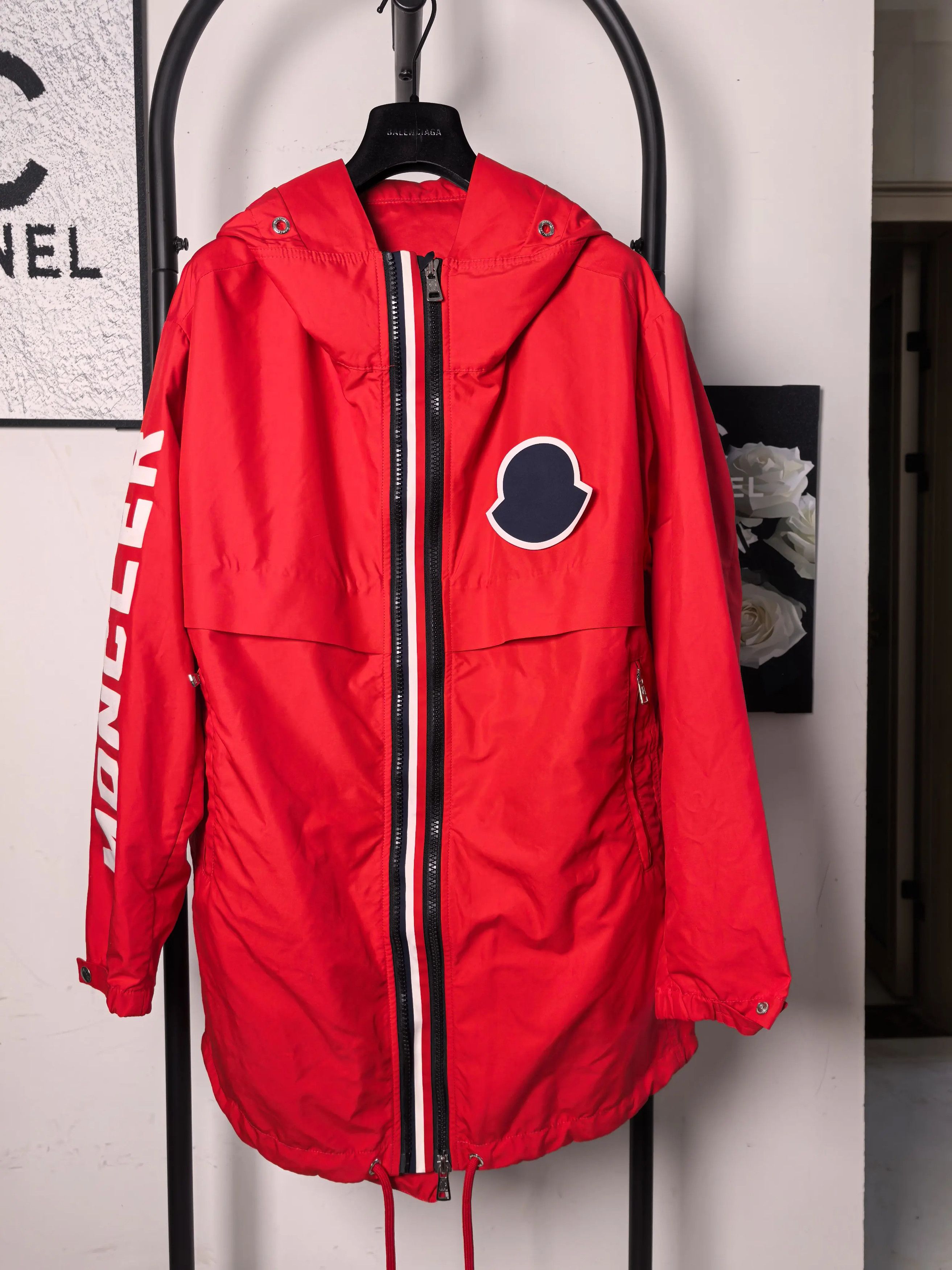 Moncler Moncler Retro White Light Jacket s Men Size US S / EU 44-46 / 1 - 1 Thumbnail