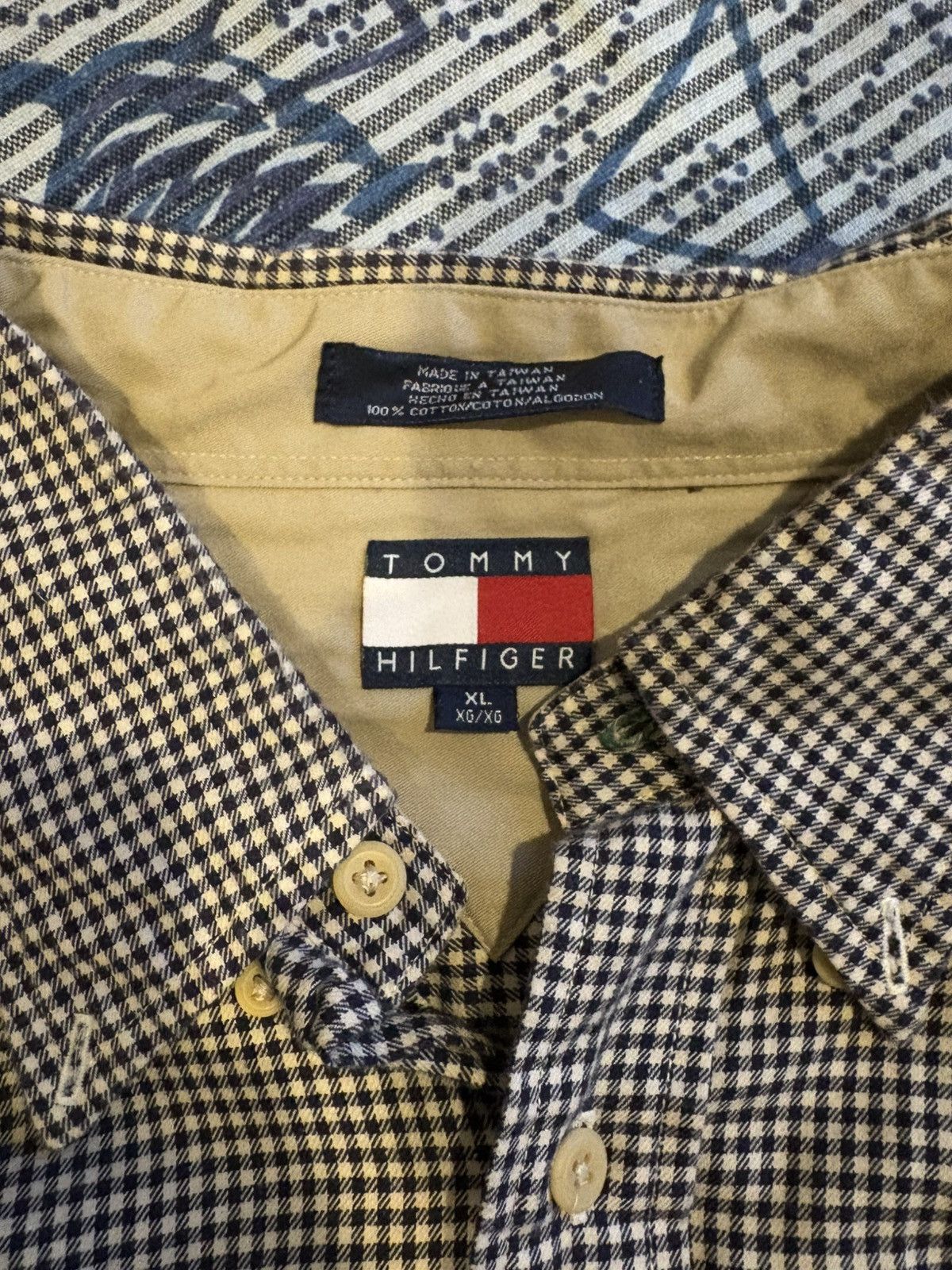 Tommy Hilfiger 90’s vintage short sleeved shirt Size US XL / EU 56 / 4 - 4 Thumbnail