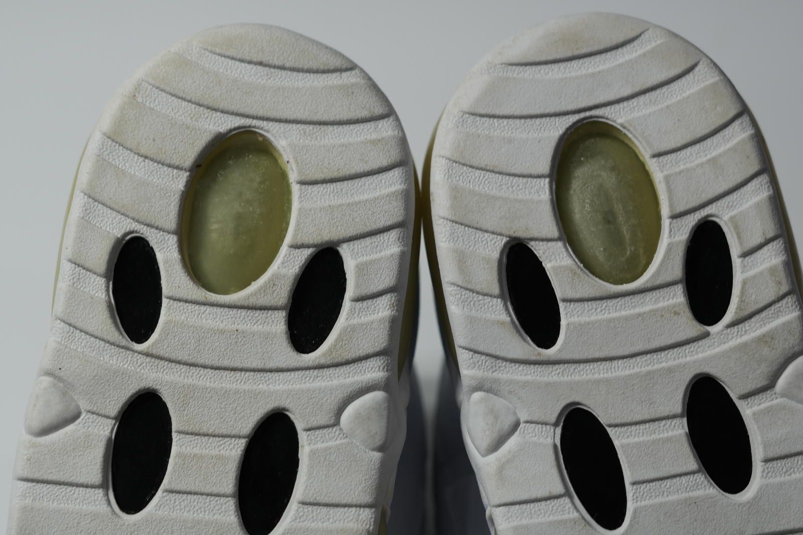 Nike Nike Sneaker Men's 10 White Black 2002 Uptempo 624011 101 Size US 10 / EU 43 - 9 Thumbnail