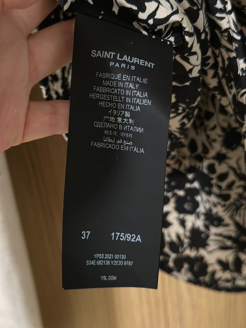 Yves Saint Laurent Yves Saint Laurent Yves Saint Laurent Floral Print Short S Size US M / EU 48-50 / 2 - 5 Thumbnail