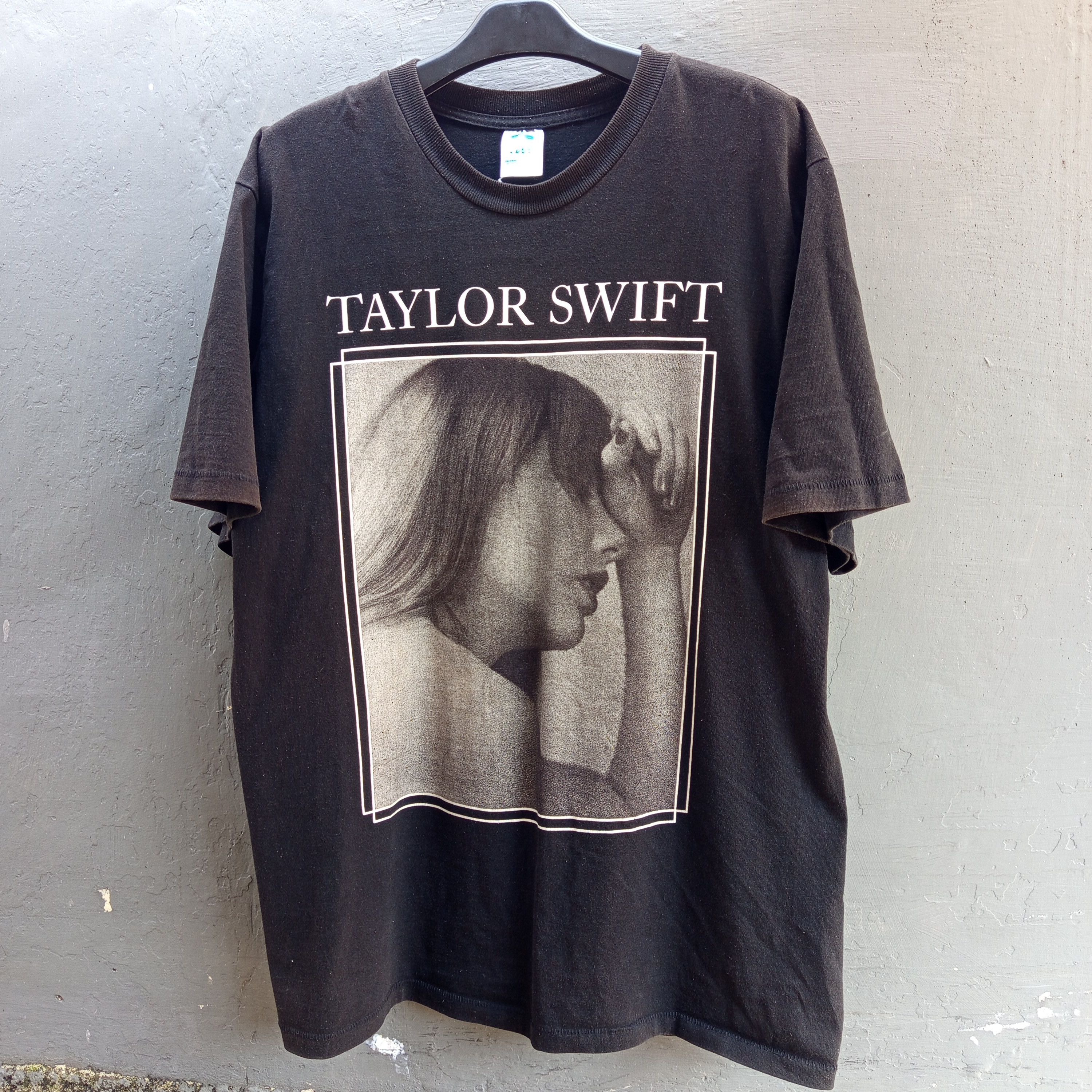 Band Tees Taylor swift the tortured poets department T shirt Size US XL / EU 56 / 4 - 1 Thumbnail