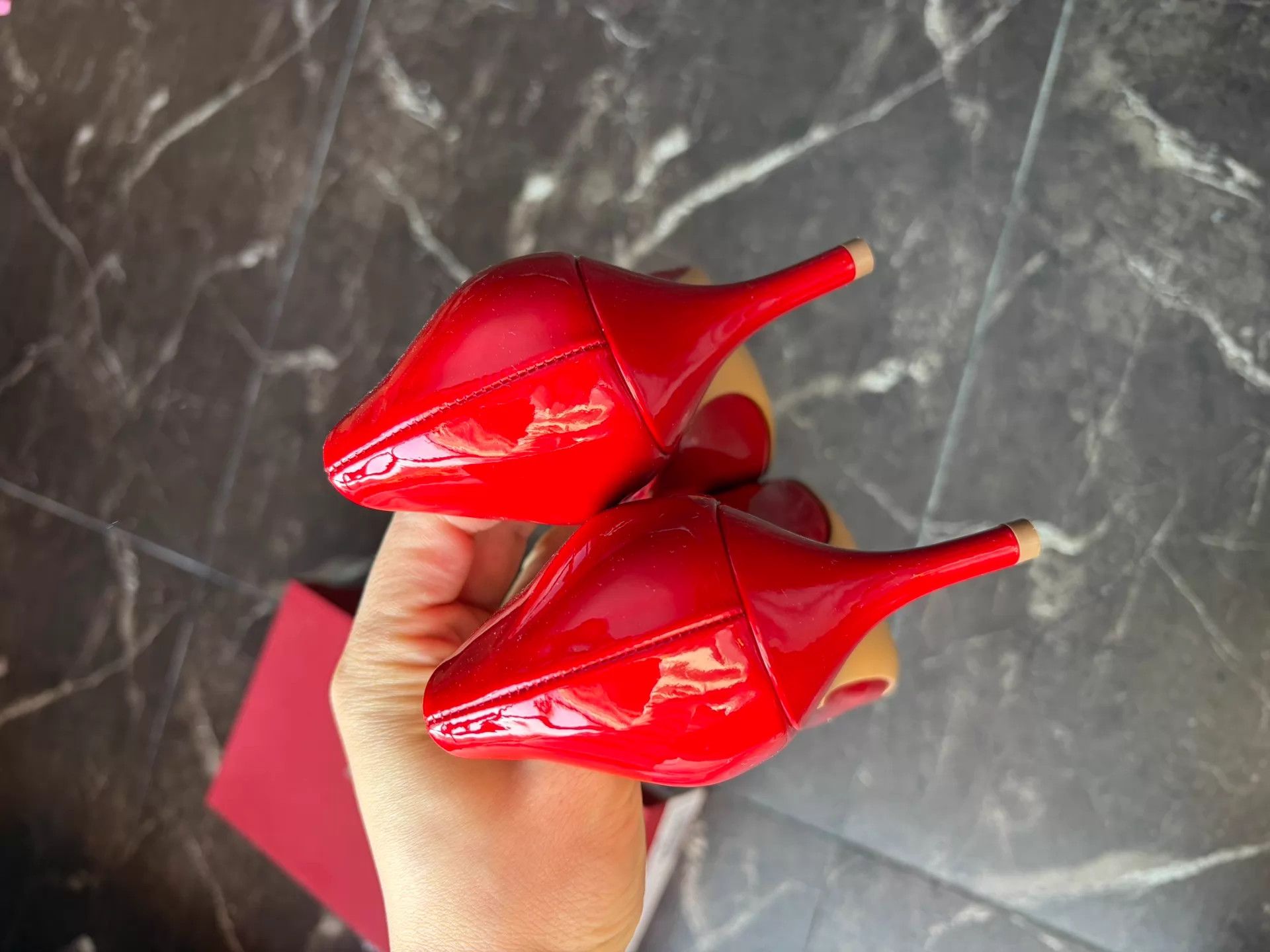 Salvatore Ferragamo FERRAGAMO Vara Patent Leather Bow Heels 7cm Red 37.5 Size US 7 / IT 37 - 4 Thumbnail