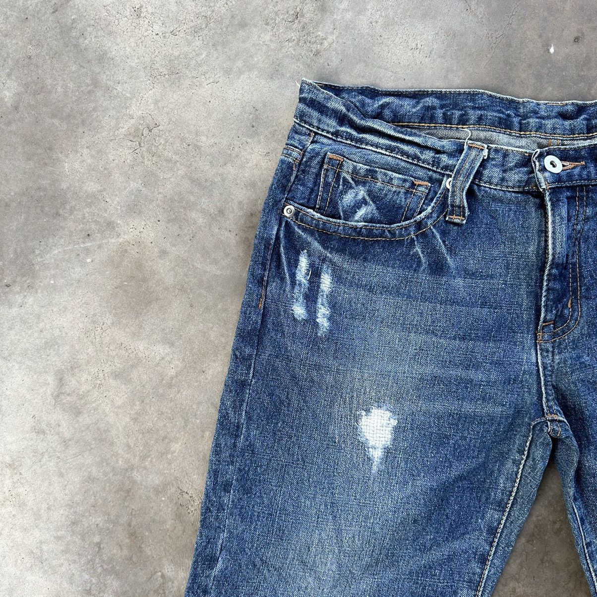 Japanese Brand Vintage Japanese Jean Faded Distressed Denim Pant W32 Size US 32 / EU 48 - 4 Thumbnail