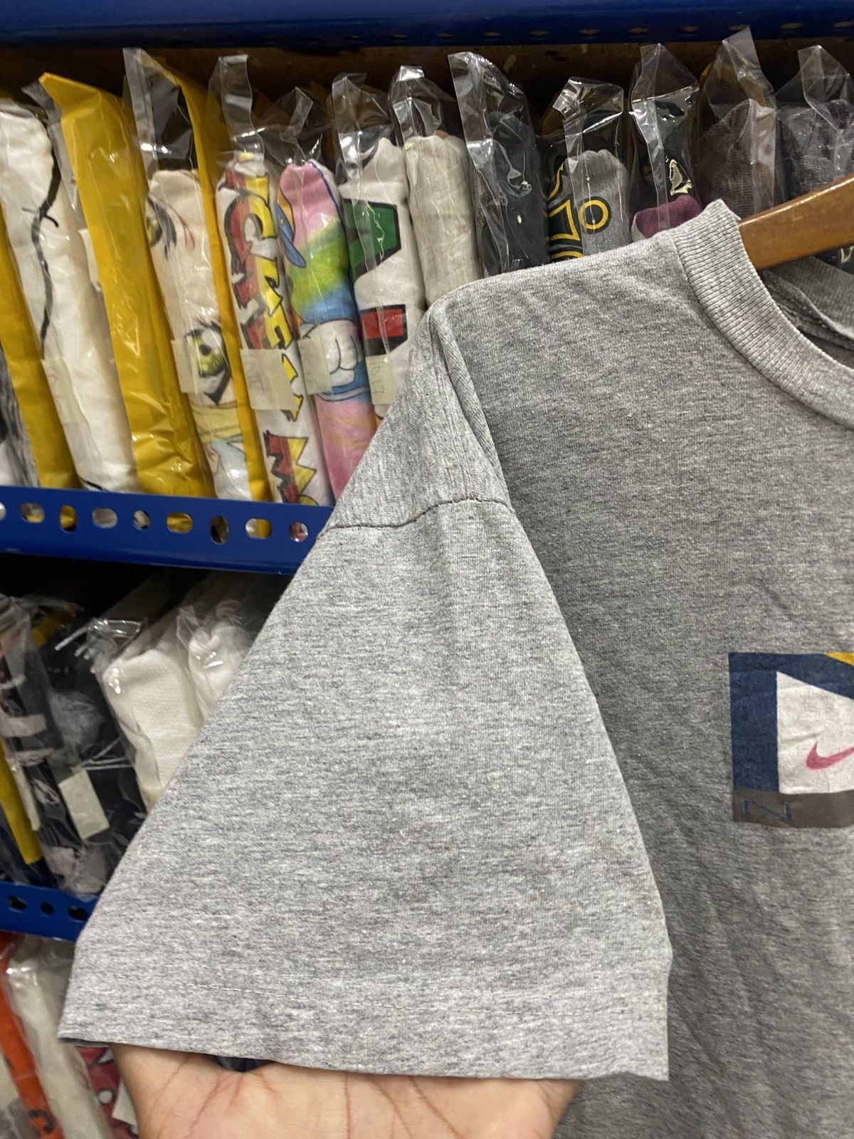 Nike VINTAGE NIKE TSHIRT Size US M / EU 48-50 / 2 - 5 Thumbnail