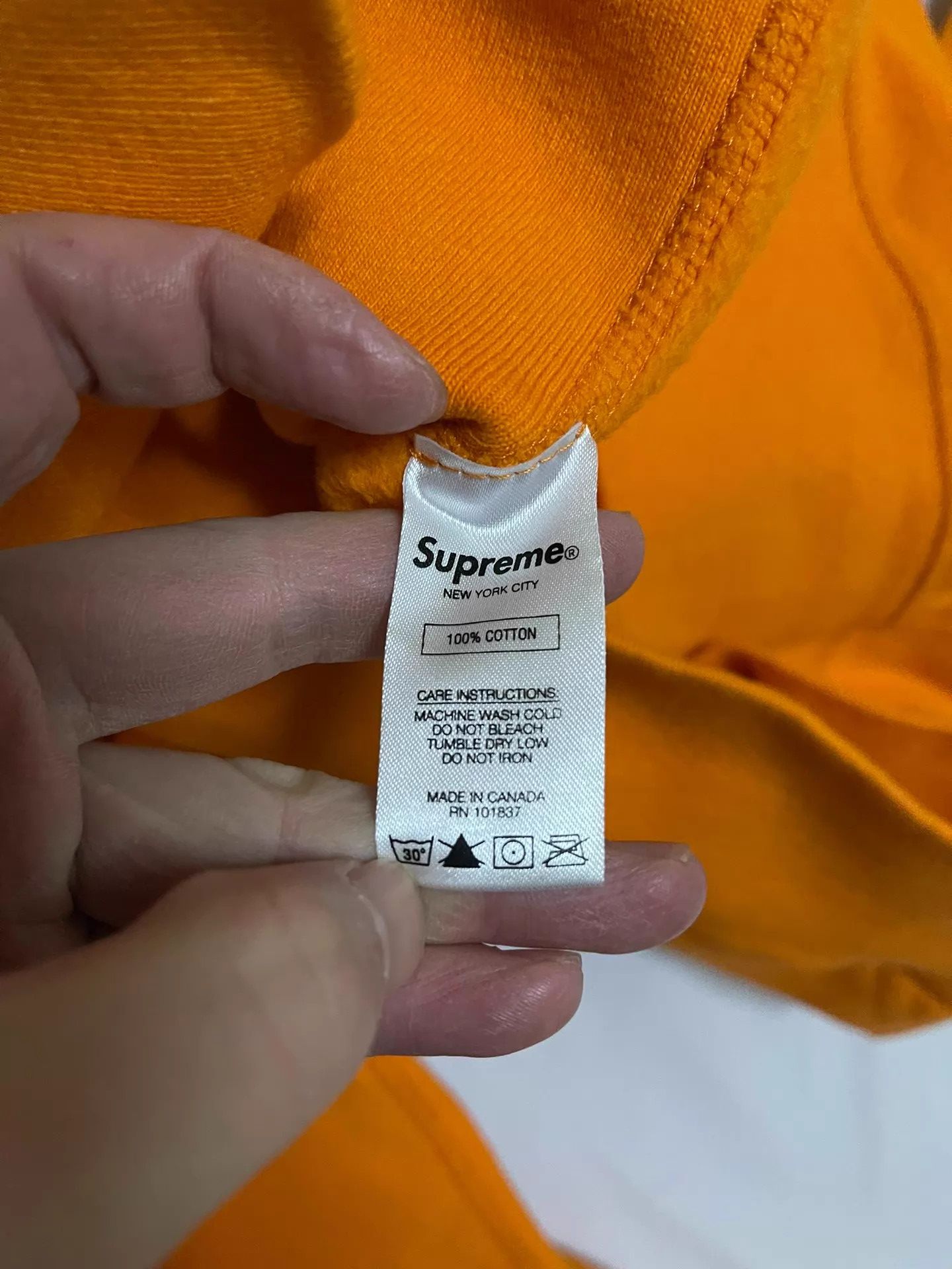 Supreme Supreme Hoodie Orange Logo Sleeve Patch L Near New Size US L / EU 52-54 / 3 - 6 Thumbnail