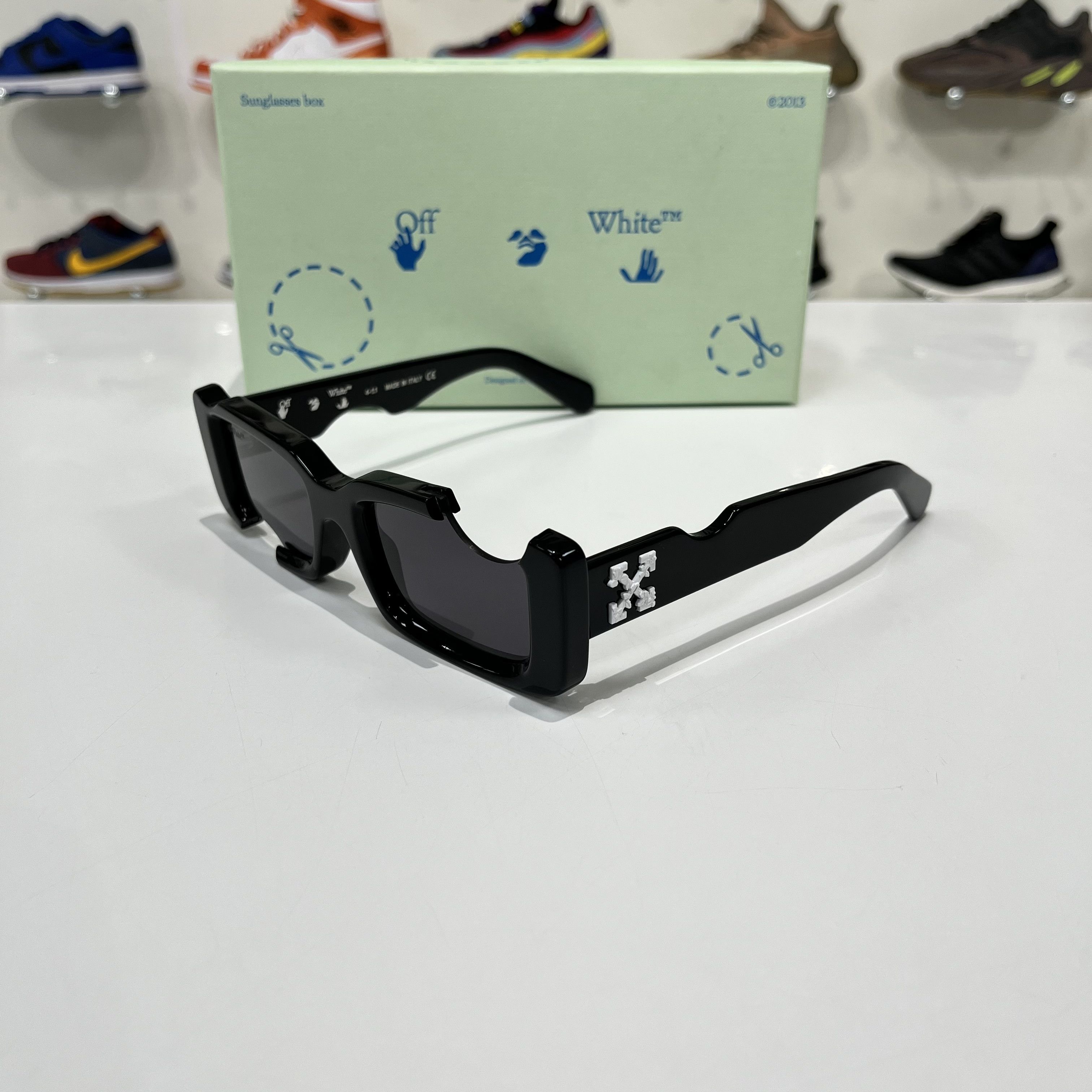 小物 Off-White Cady Sunglasses Off-White Men's Cady Cutout Rectangle Sunglasses | Neiman Marcus