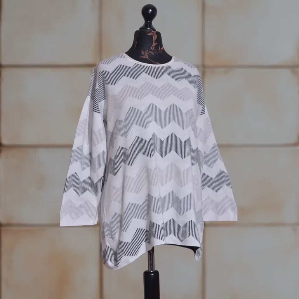 Vintage Gudrun Sjoden Gray White Chevron Stripe Knit Tunic Sweater Oversized Long S Women Knit Tunic Sweater Contemporary Casual Mens, Womens Size S / US 4 / IT 40 - 1 Thumbnail