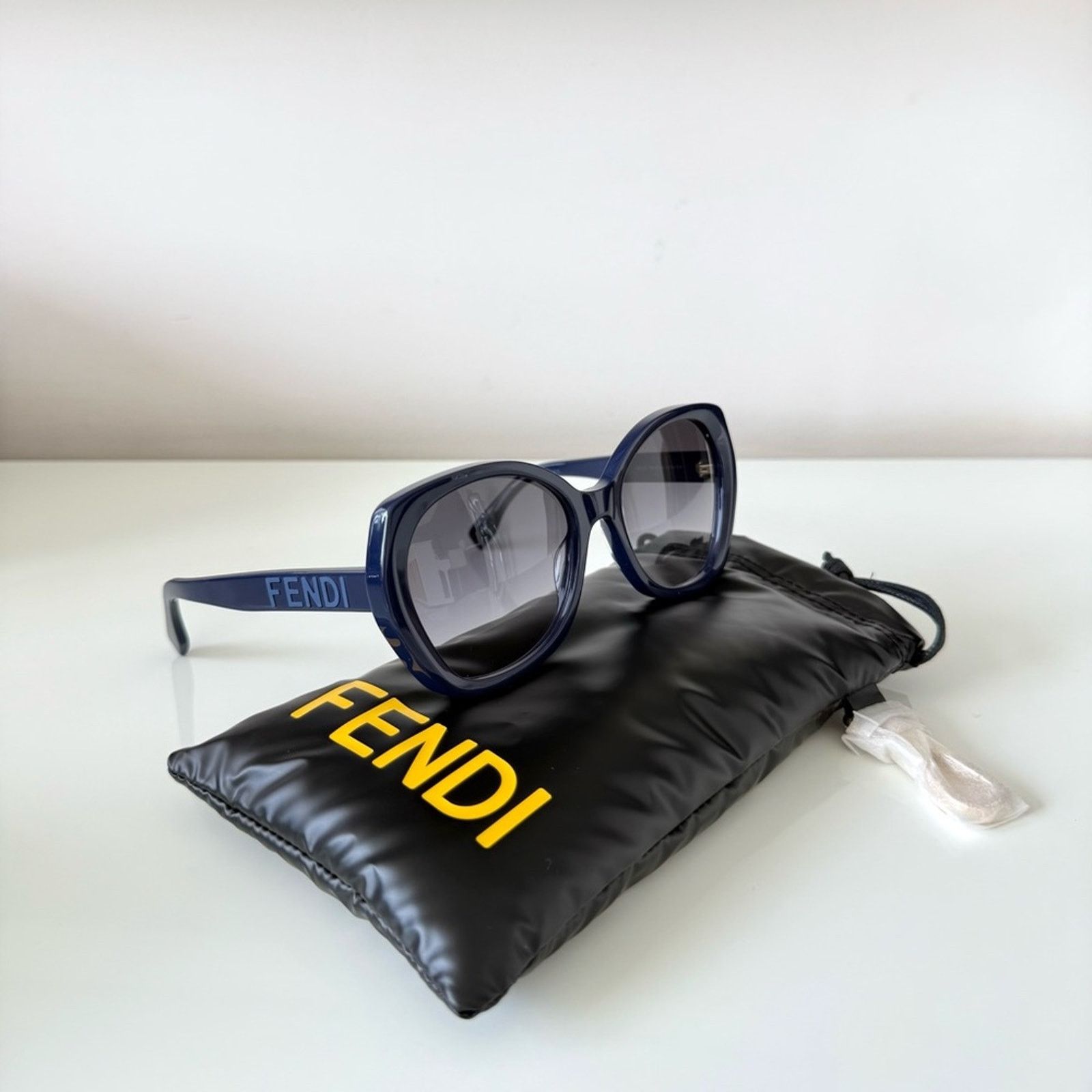 Fendi NEW FE40162F 01A GEOMETRIC WOMEN SUNGLASSES FENDI 
