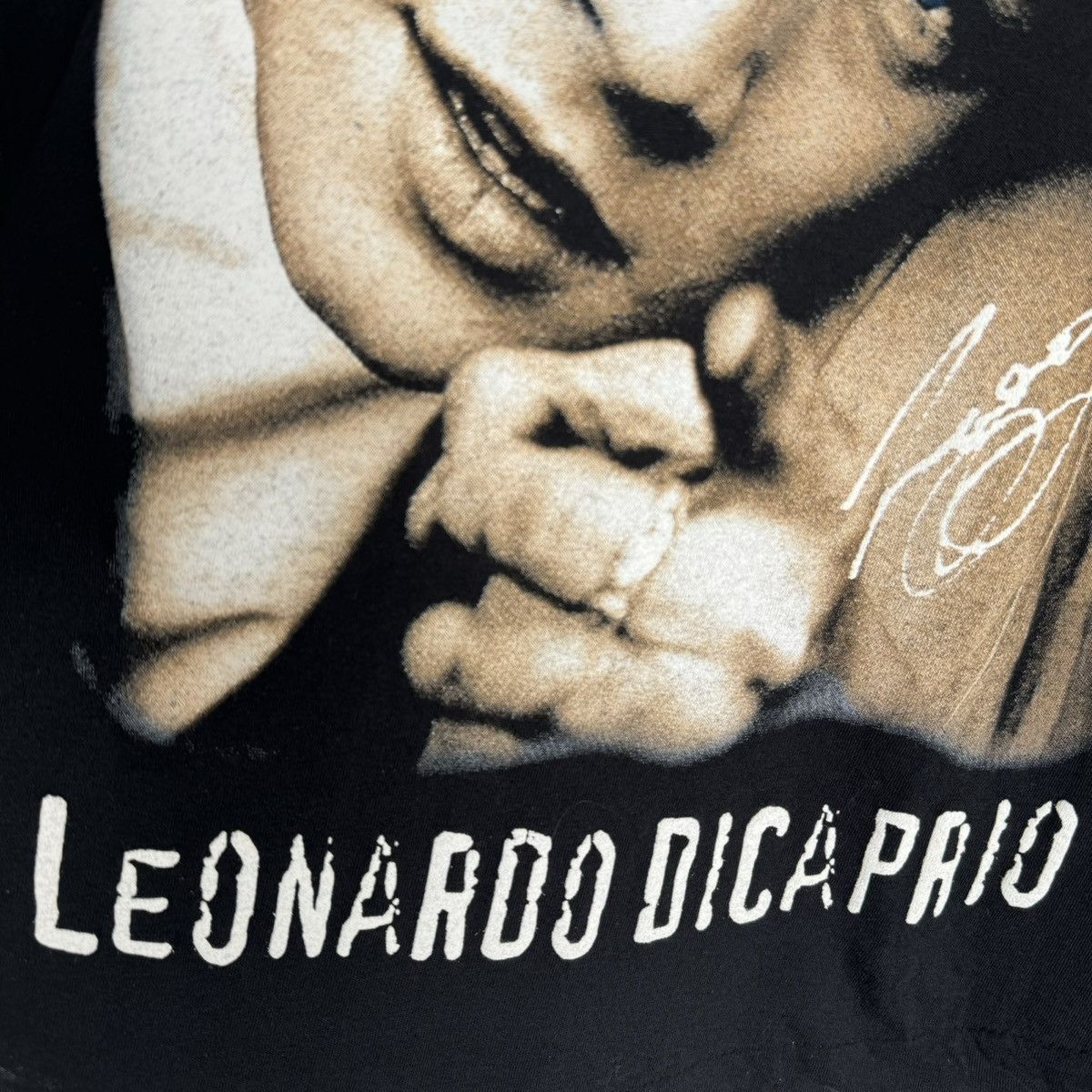 Vintage Vintage 90s Leonardo DiCaprio Signature Movie Euro T Shirt Size US L / EU 52-54 / 3 - 5 Thumbnail