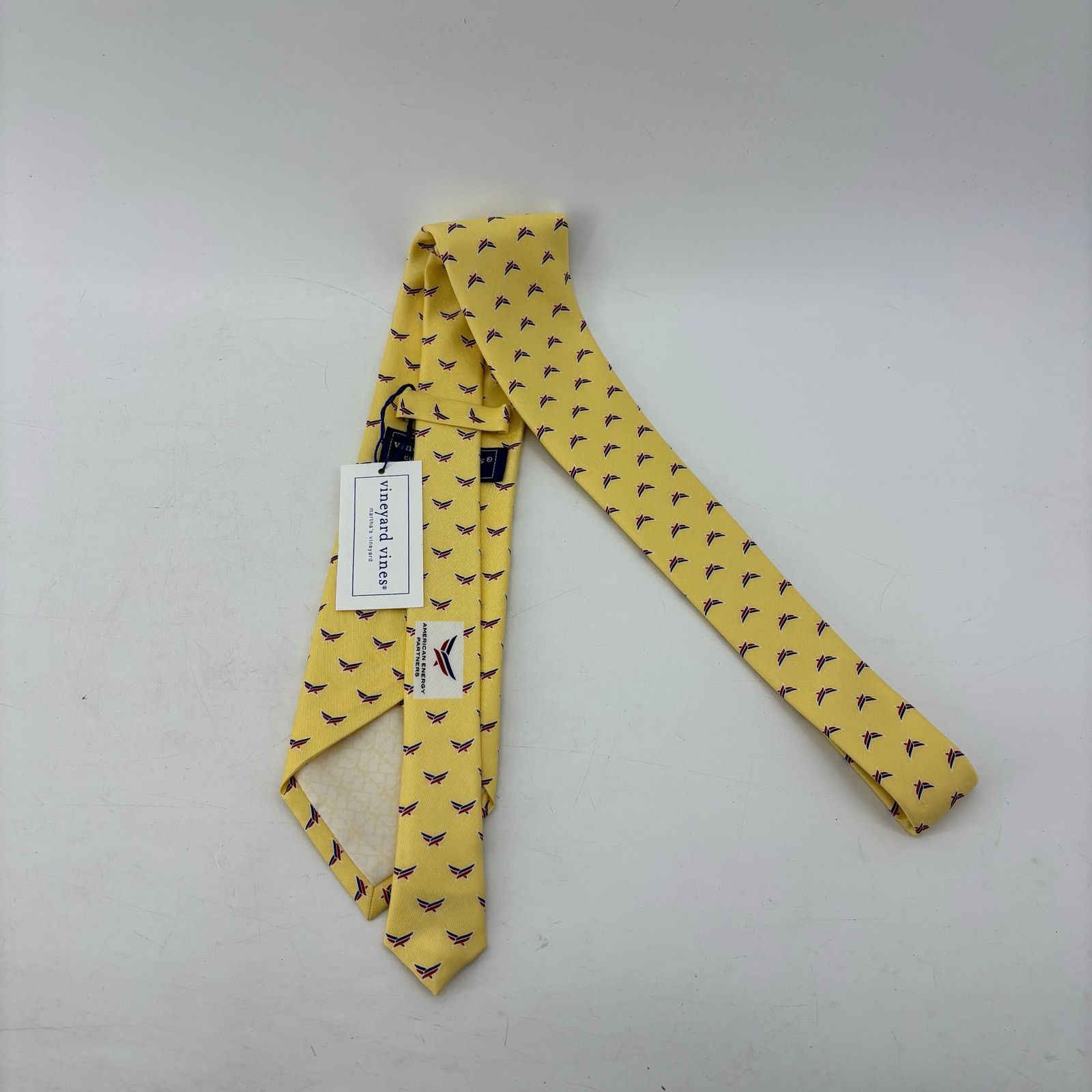 Vineyard Vines Vineyard Vines Mens Neck Tie American Energy Yellow Silk USA Size ONE SIZE - 9 Thumbnail