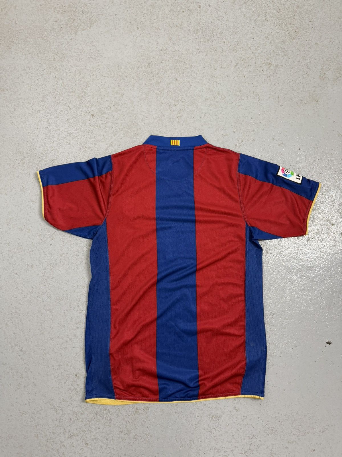 Nike Fc Barcelona 2007 2008 Home Nike Camp Nou Jersey Size US S / EU 44-46 / 1 - 11 Thumbnail