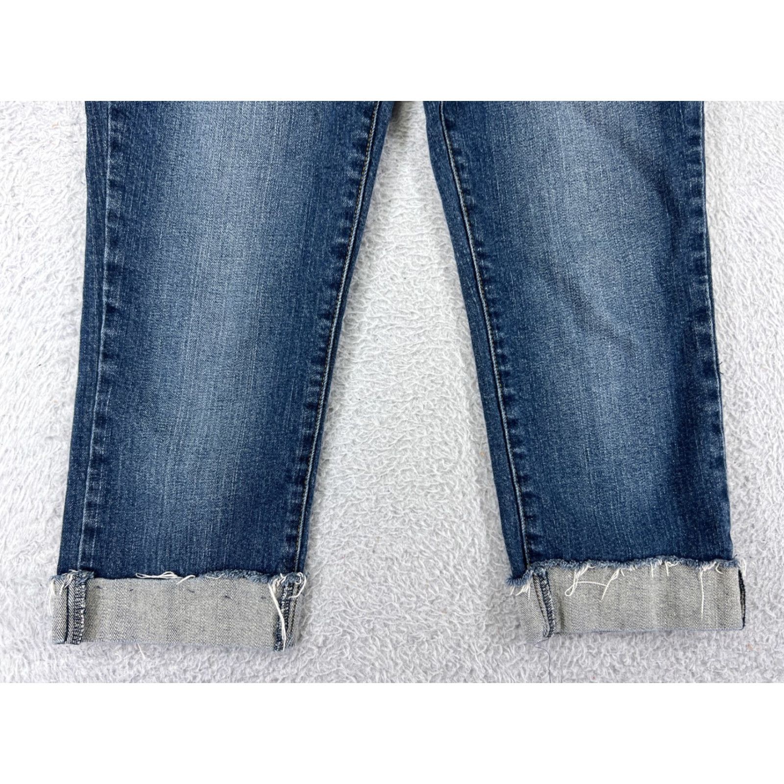 Vintage Wet Seal Capri Jeans - Women - Size 9 - Blue Denim - Cotton Blend - Embroidered Raw Hem - 5-Pocket - Zip Closure - Regular Fit Size 30" / US 8 / IT 44 - 5 Thumbnail