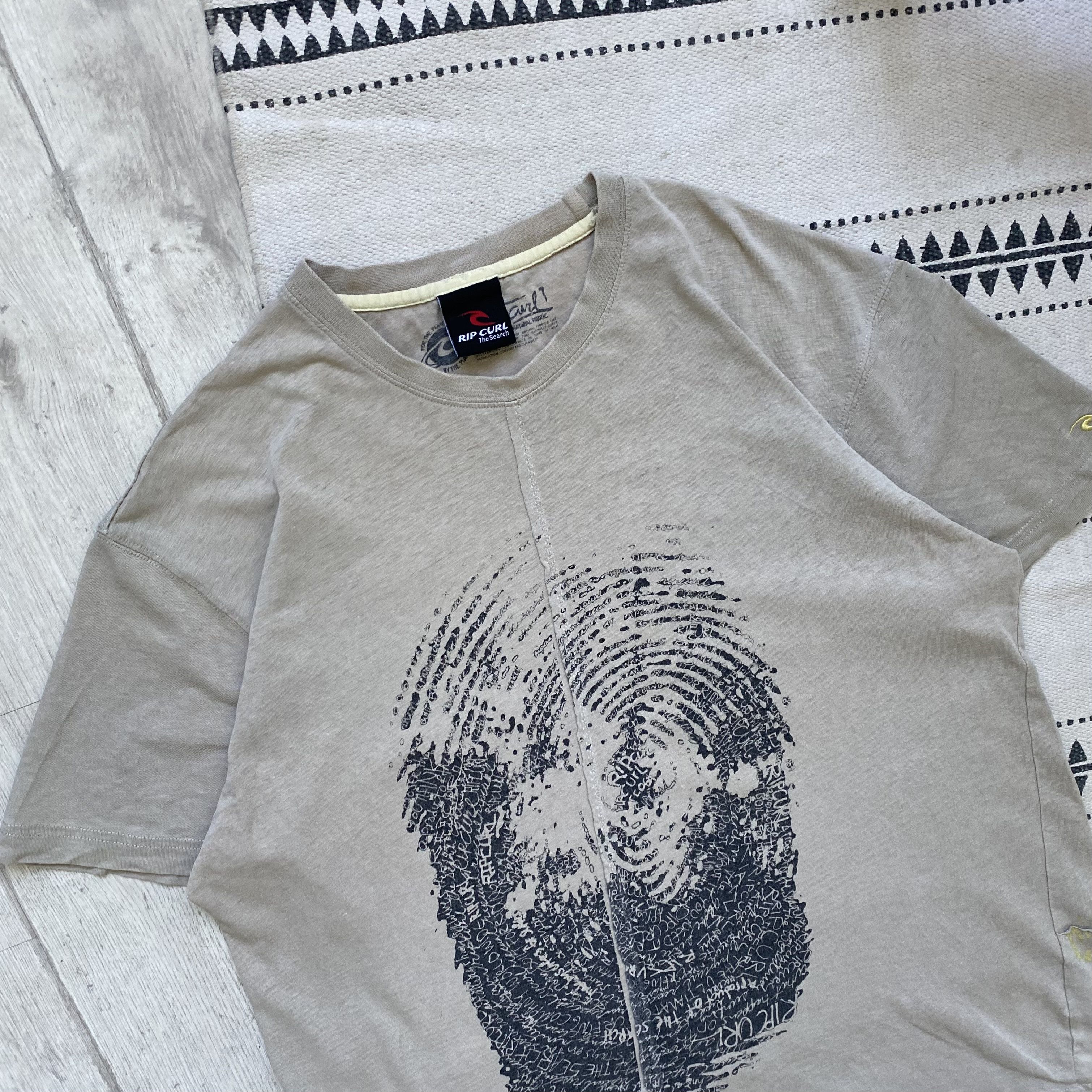 Rip Curl 🏄‍♂️ Crazy Vintage 90s Rip Curl Logo tee distressed Size US M / EU 48-50 / 2 - 3 Thumbnail