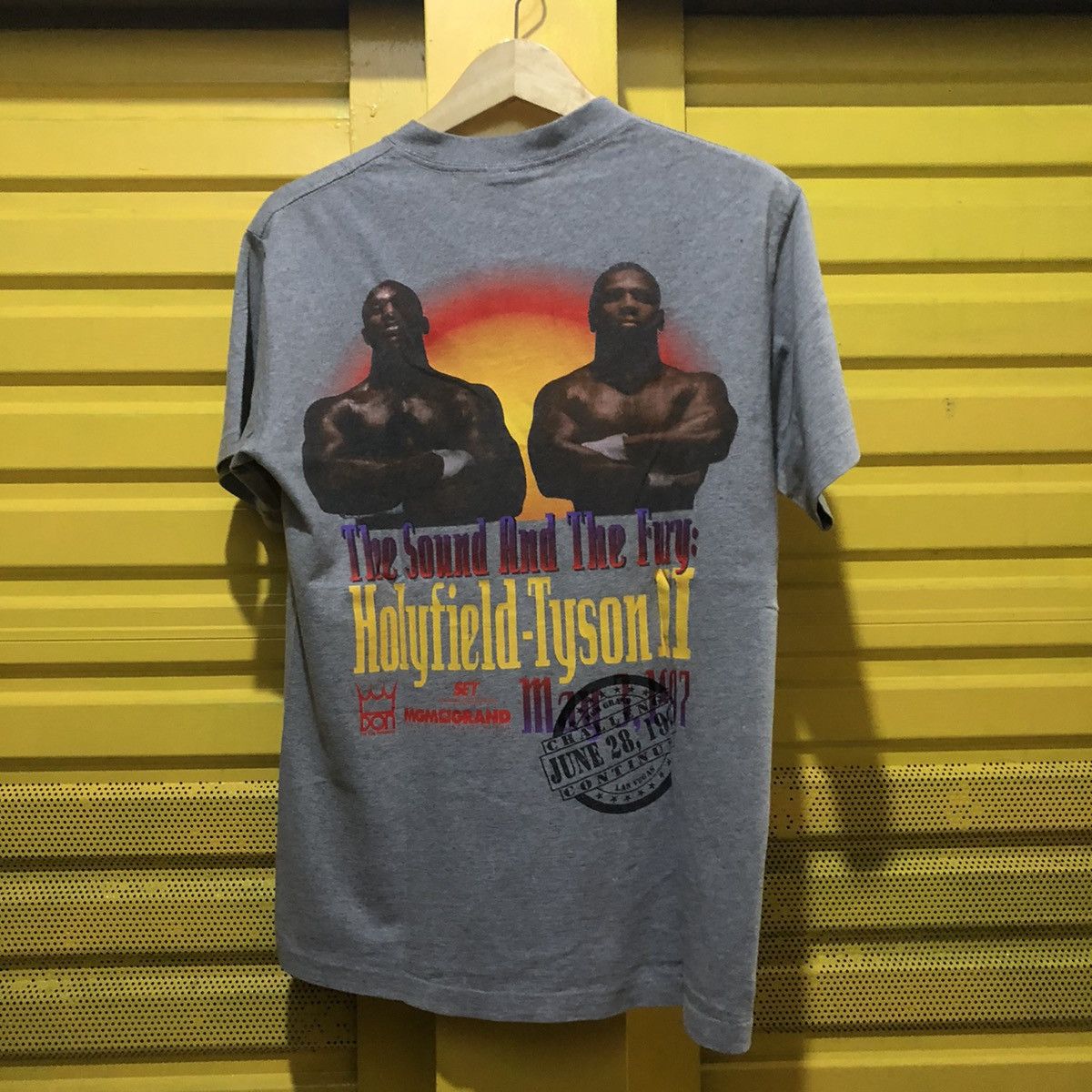 Vintage Hollyfield Vs Tyson boxing tee
