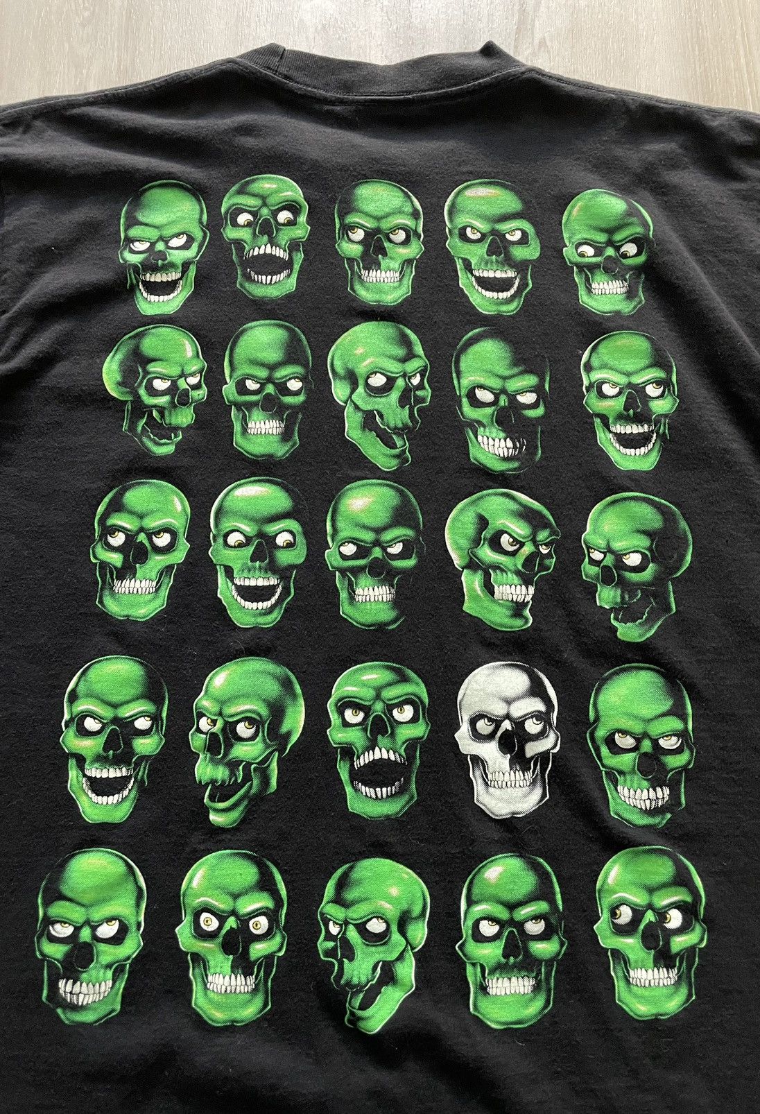 Vintage Vintage 90s Rock Eagle Green Skulls Tee Mens Large Size US L / EU 52-54 / 3 - 6 Thumbnail