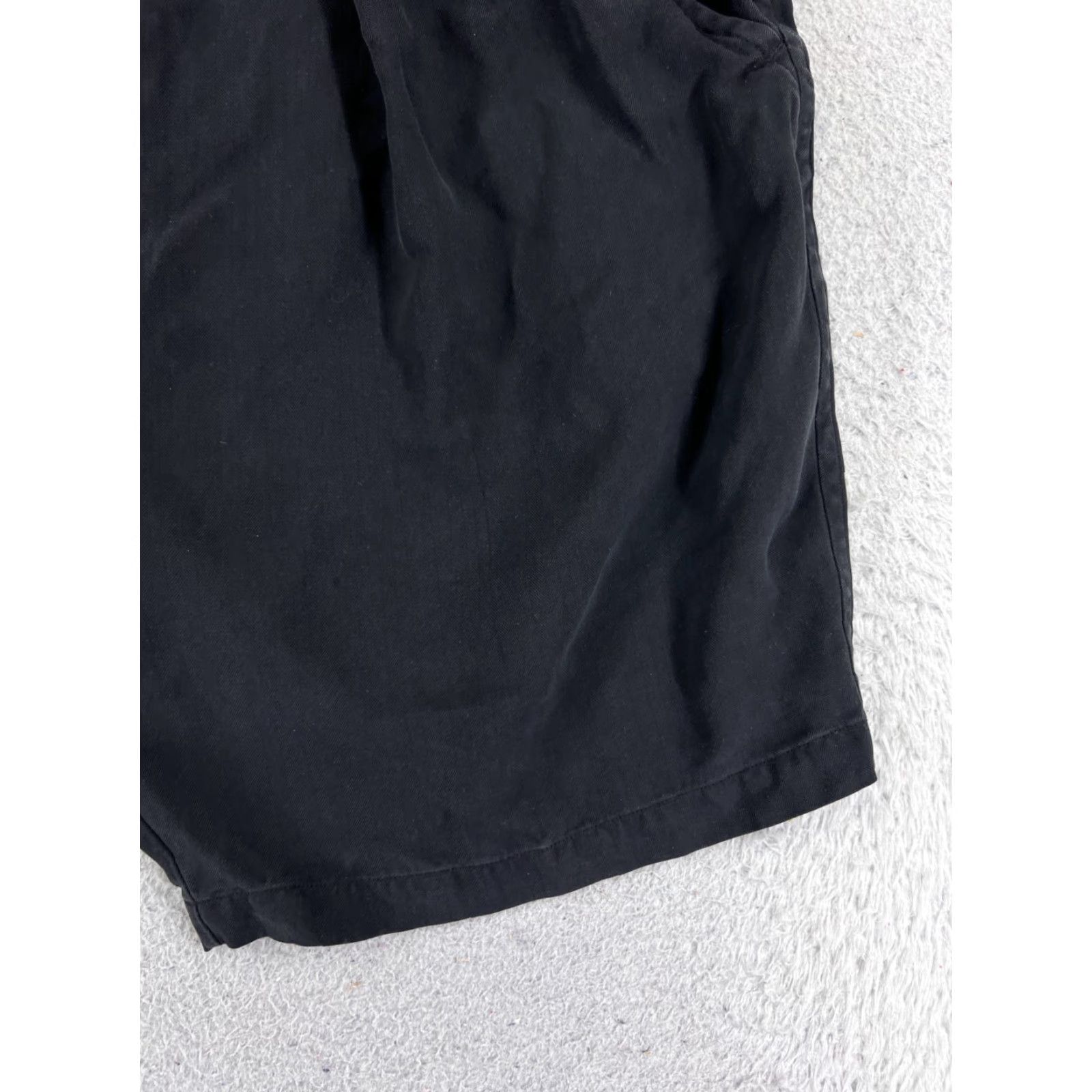Tommy Bahama Tommy Bahama Shorts Men 38 Black Pleated Bermuda Silk Blend Bermuda Casual Pockets Logo 9in Inseam 38x9 Mens Size US 38 / EU 54 - 2 Thumbnail
