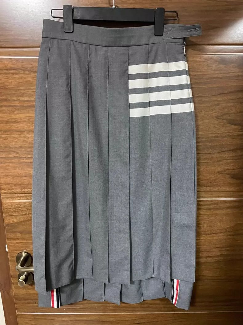 Thom Browne Thom Browne Classic grey skirt Size 25" / US 0 / IT 36 - 1 Thumbnail