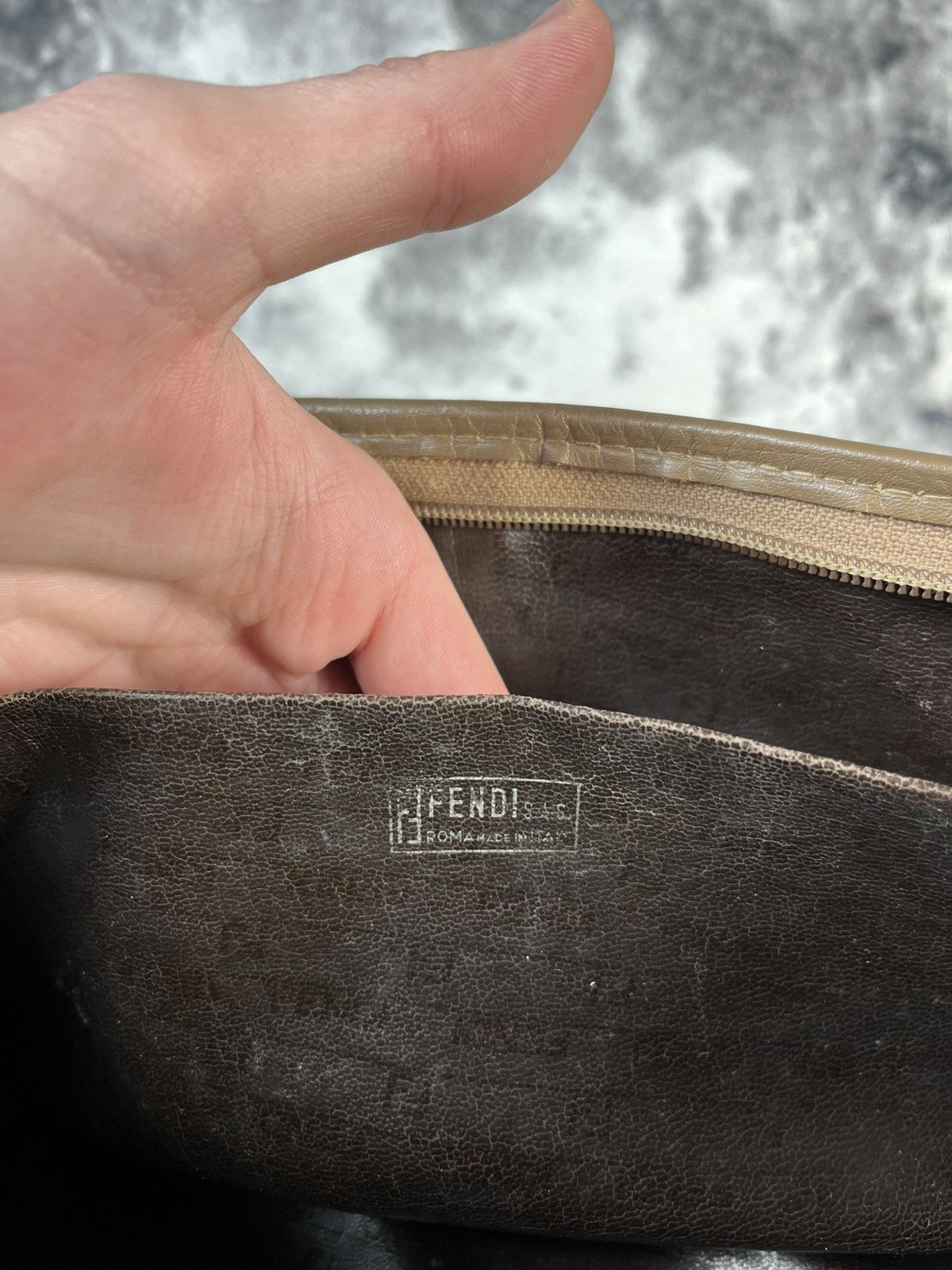 Fendi Vintage Fendi Zucca Monogram Leather Clutch Made In Italy Size ONE SIZE - 18 Thumbnail