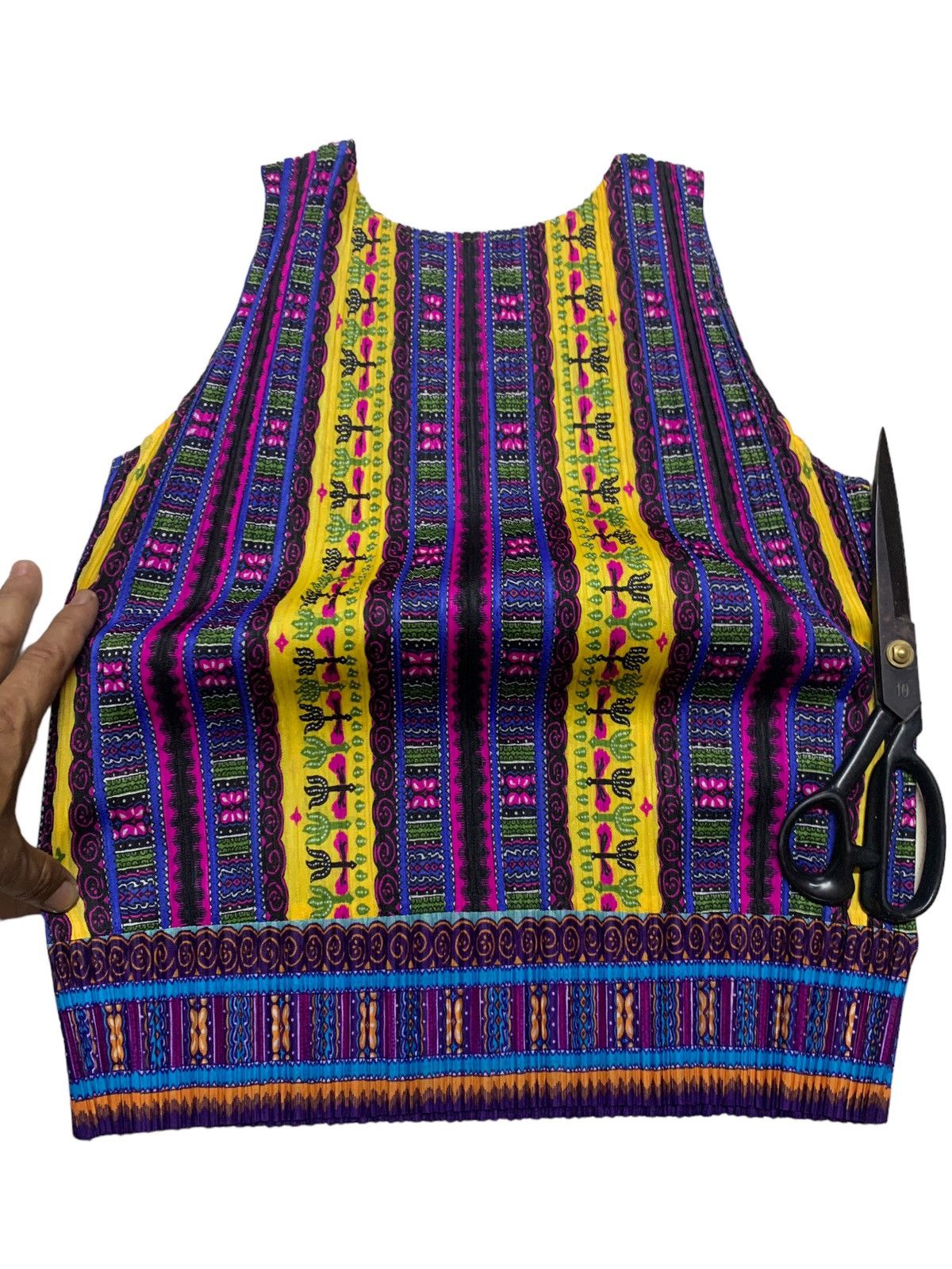 Pleats Please Issey Miyake Pleats please Issey miyake polka dot sleeveless blouse Size M / US 6-8 / IT 42-44 - 9 Thumbnail