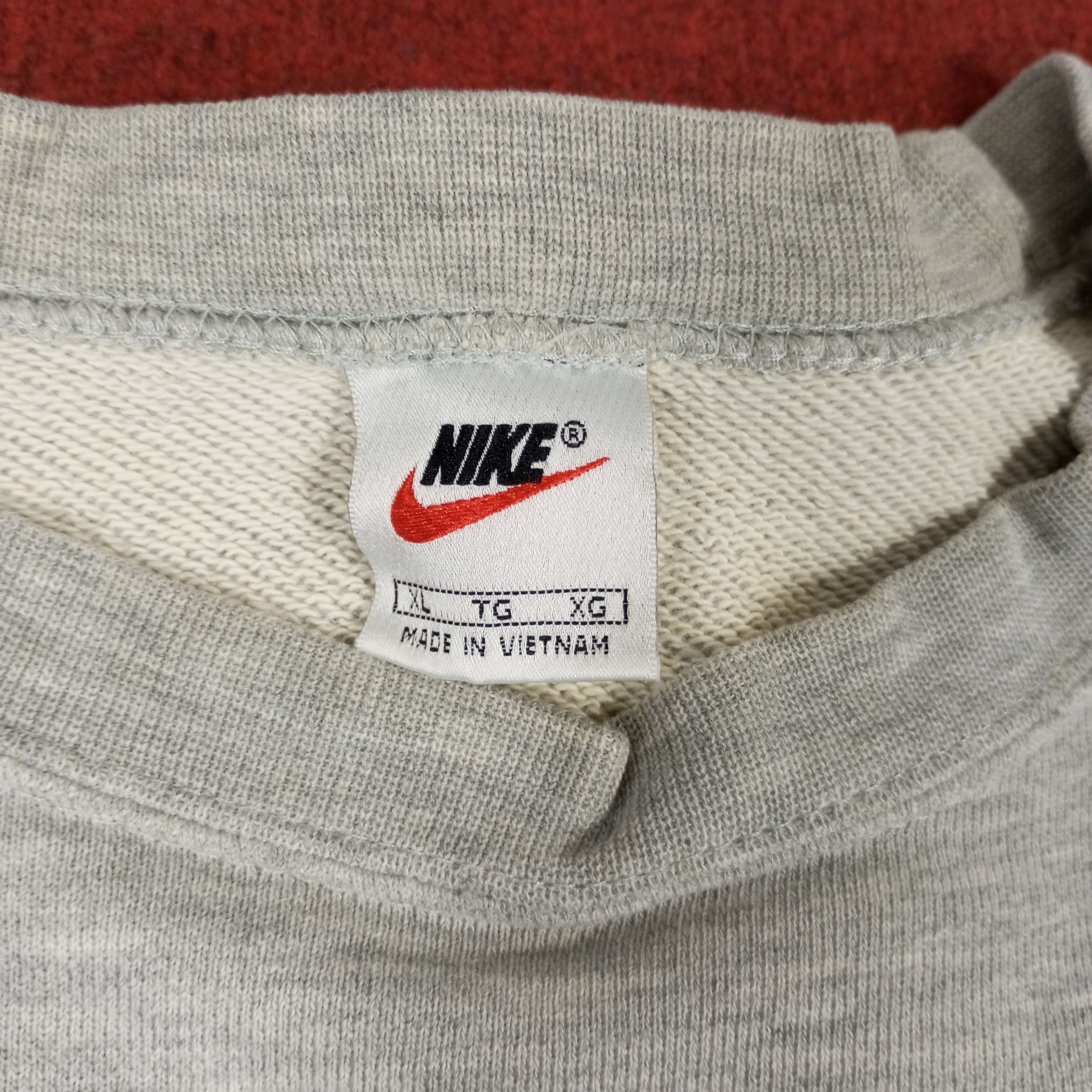 Nike × Vintage Nike Small Logo Design Vintage Sweatshirt Size US XL / EU 56 / 4 - 6 Thumbnail