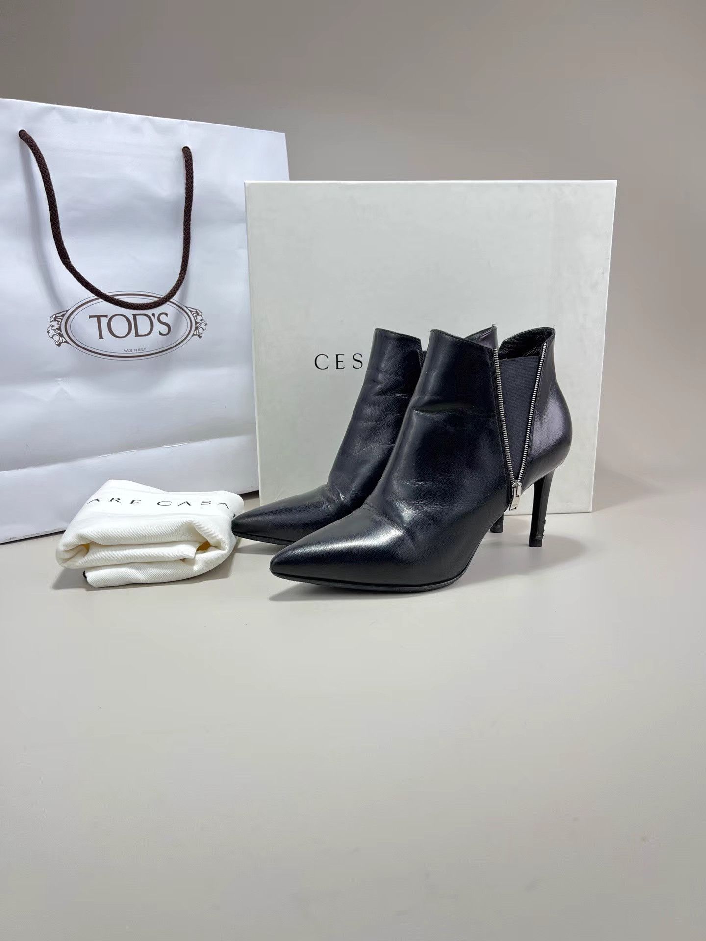 Saint Laurent Paris SAINT LAURENT SLP Black Ankle Boots Size US 7.5 / IT 37.5 - 1 Thumbnail
