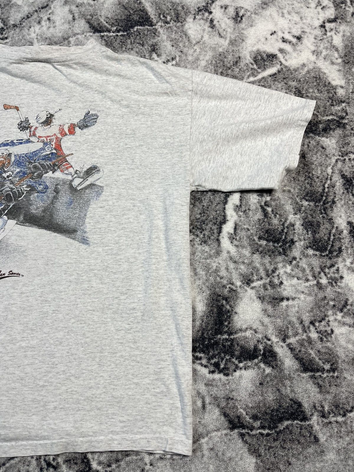 Vintage Vintage Bugle Boy 1998 Hockey Graphic Tee Oversize Size US XL / EU 56 / 4 - 10 Thumbnail