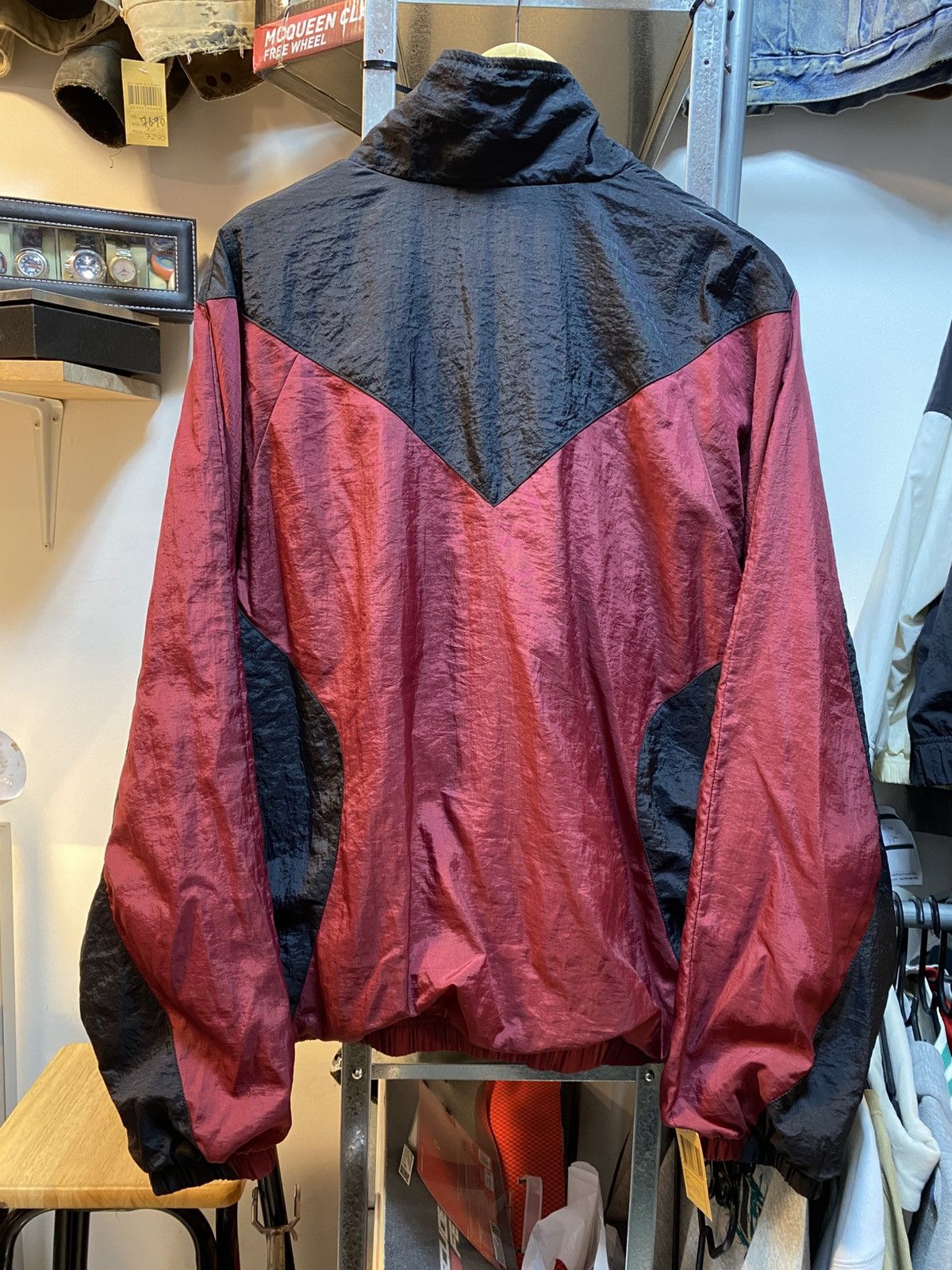 Nike Vintage Nike Swoosh Windbreaker Jacket Size US L / EU 52-54 / 3 - 3 Thumbnail