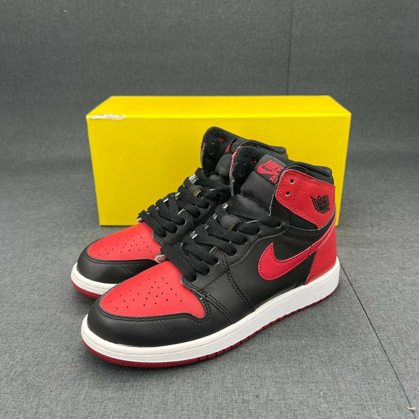 Nike Nike AJ1 Black Lowtop Sneakers 38 Men Size US 6 / EU 39 - 1 Thumbnail
