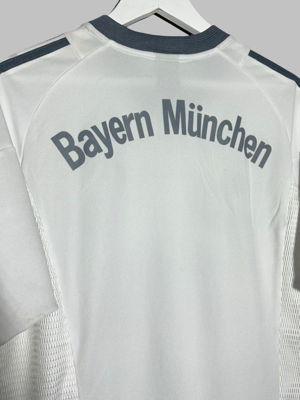 Adidas Vintage Adidas Bayern Munchen 2002-2004 Away Football Shirt Size US M / EU 48-50 / 2 - 9 Thumbnail